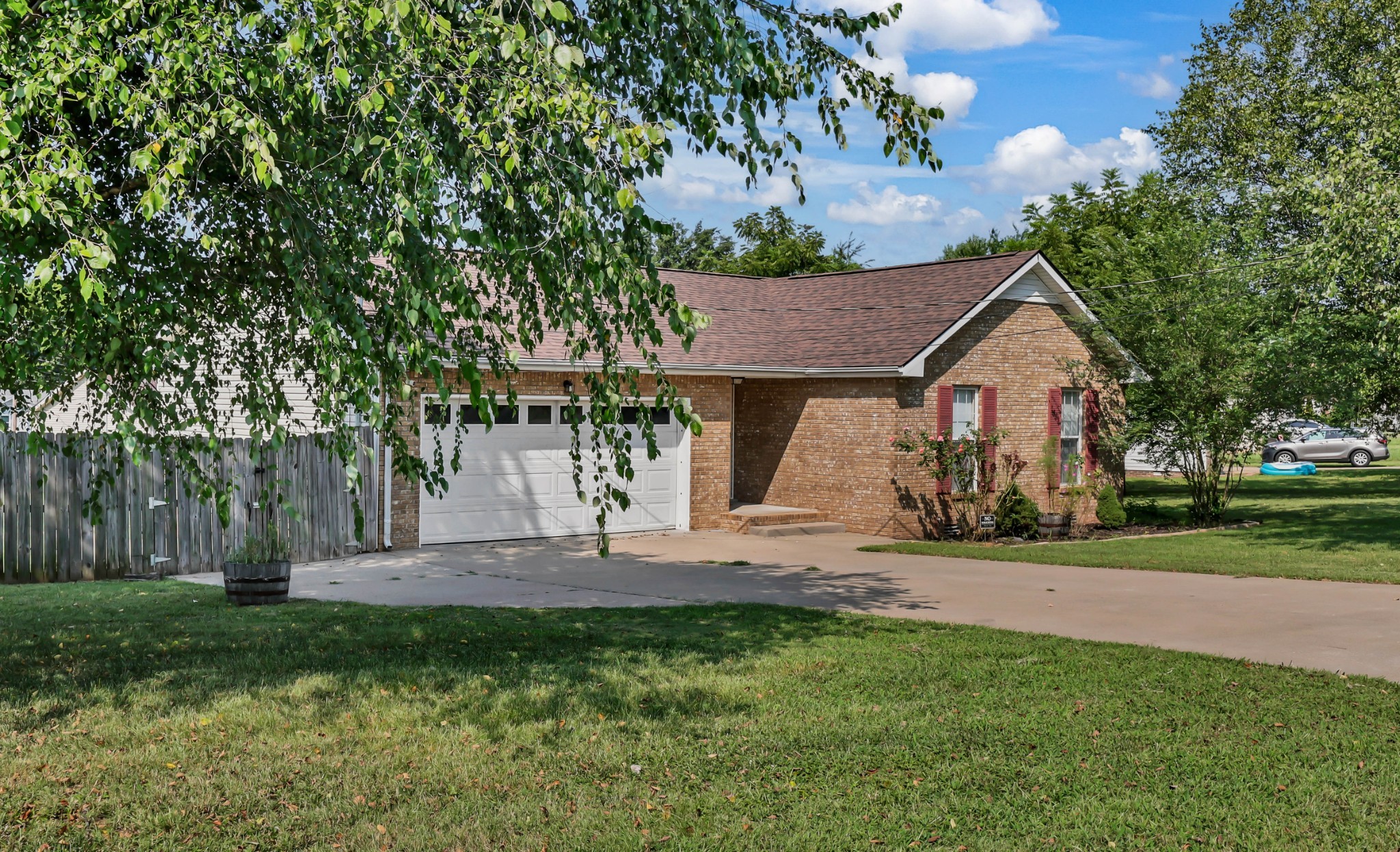 301 Eggars Ct Property Photo 2