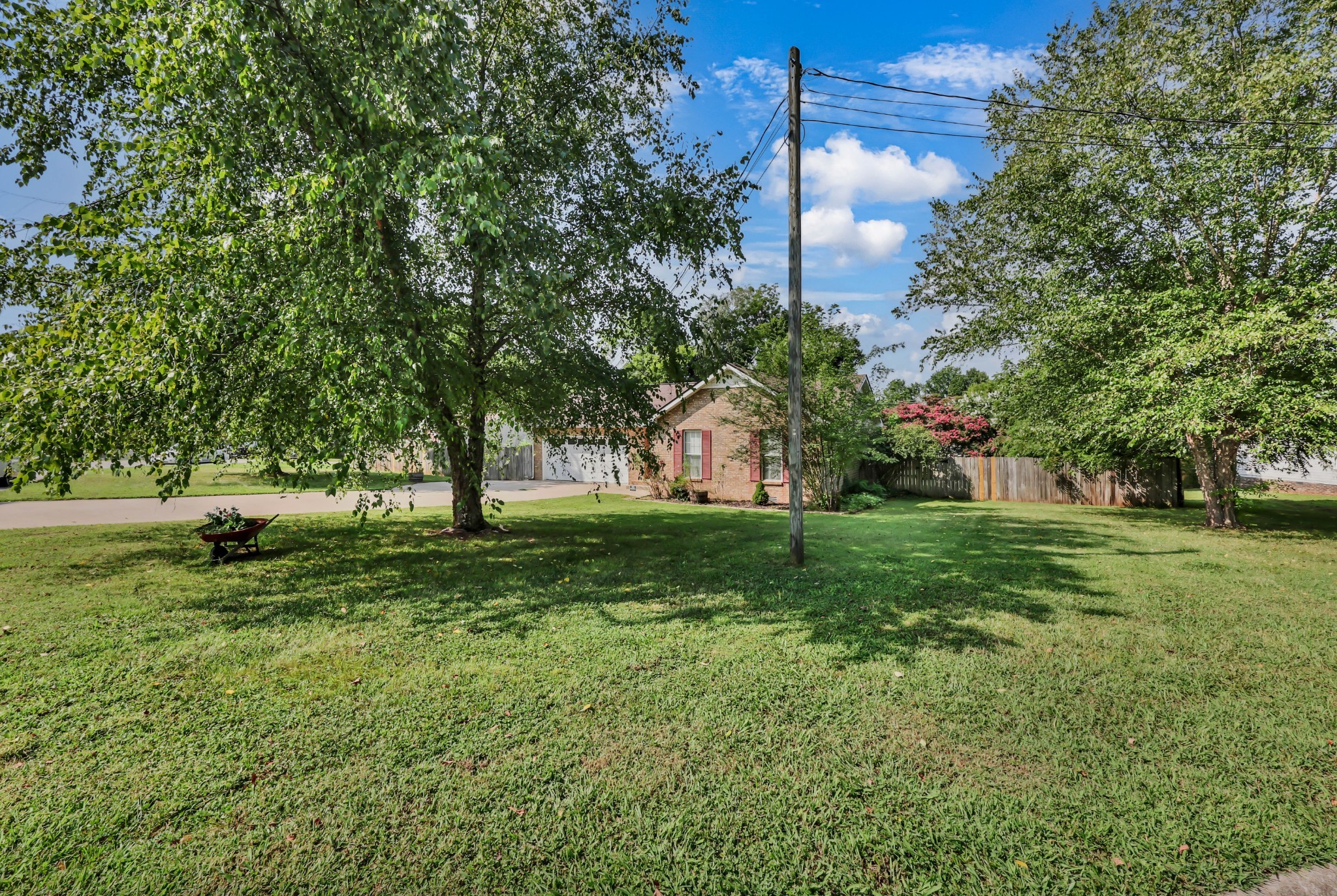 301 Eggars Ct Property Photo 5