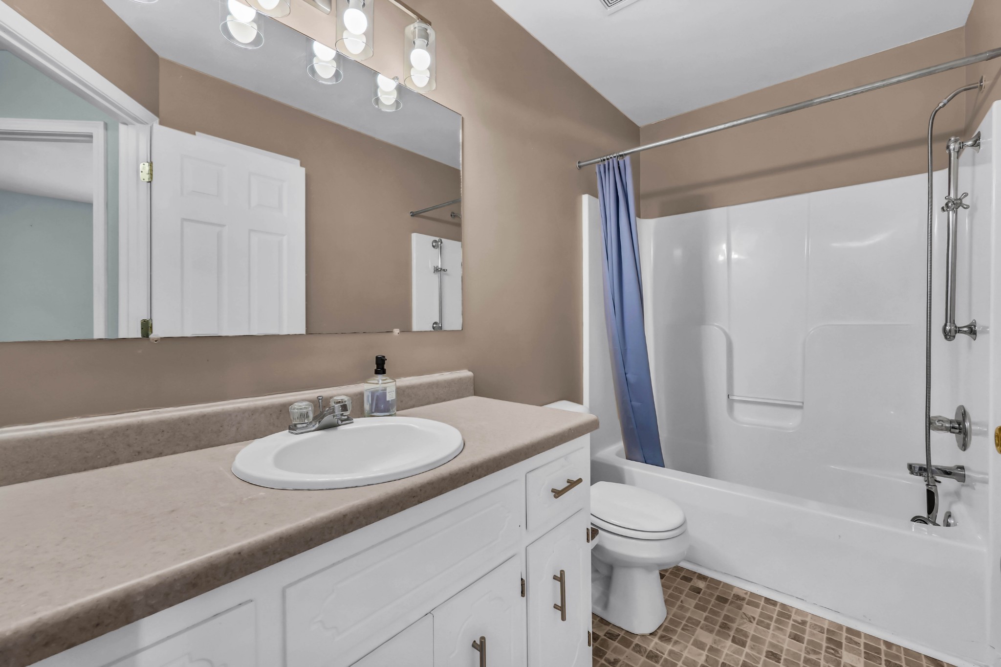 301 Eggars Ct Property Photo 23