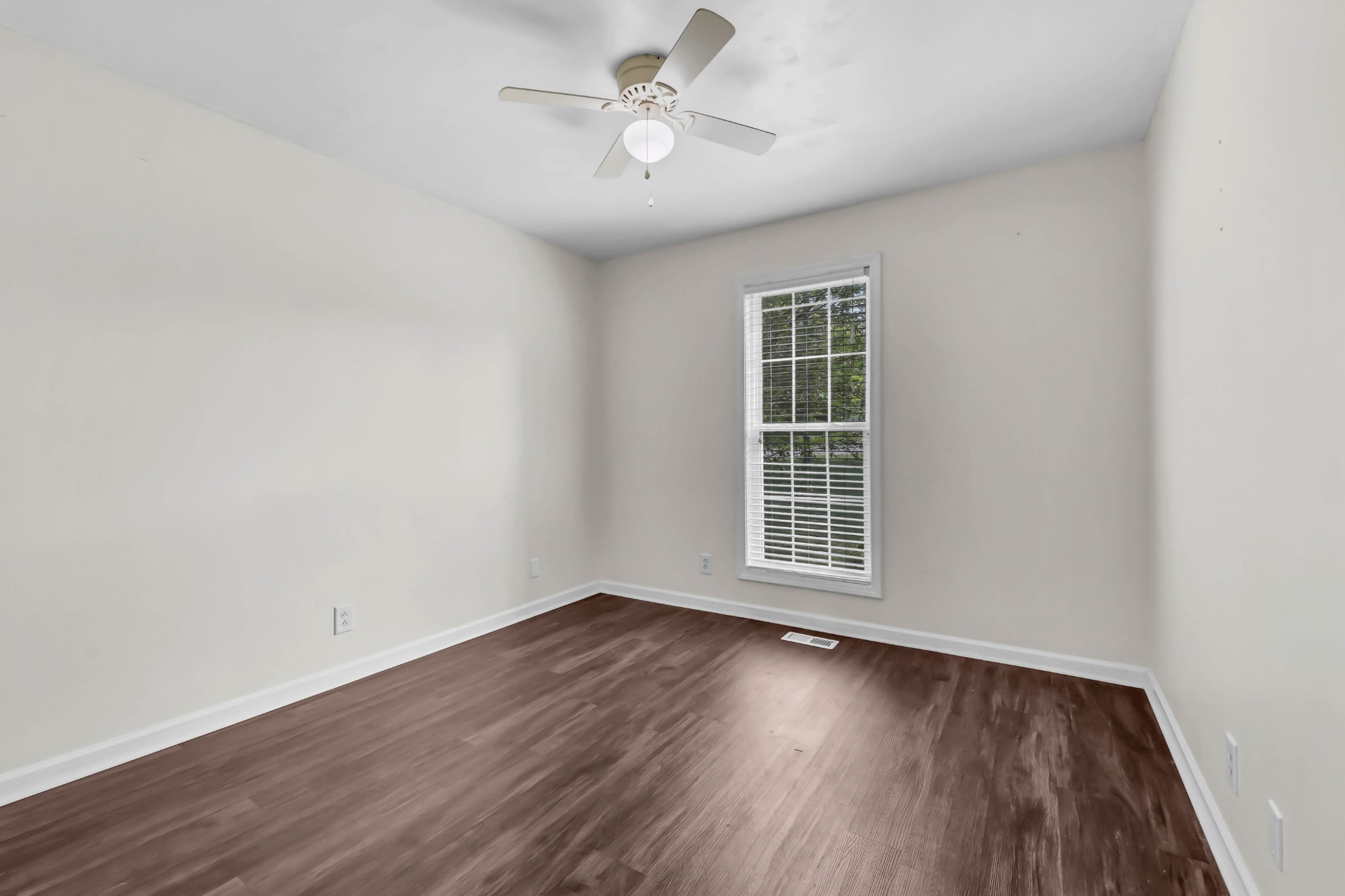 301 Eggars Ct Property Photo 24