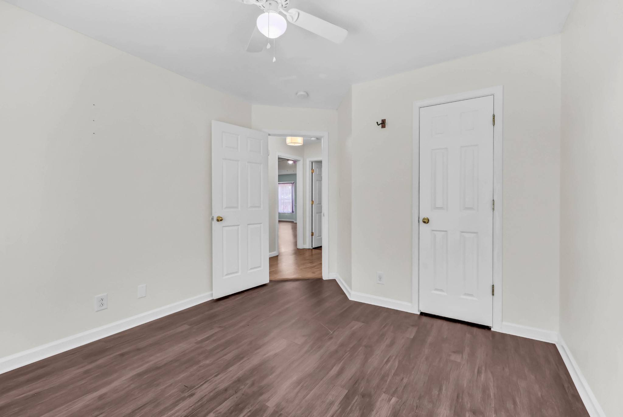 301 Eggars Ct Property Photo 25