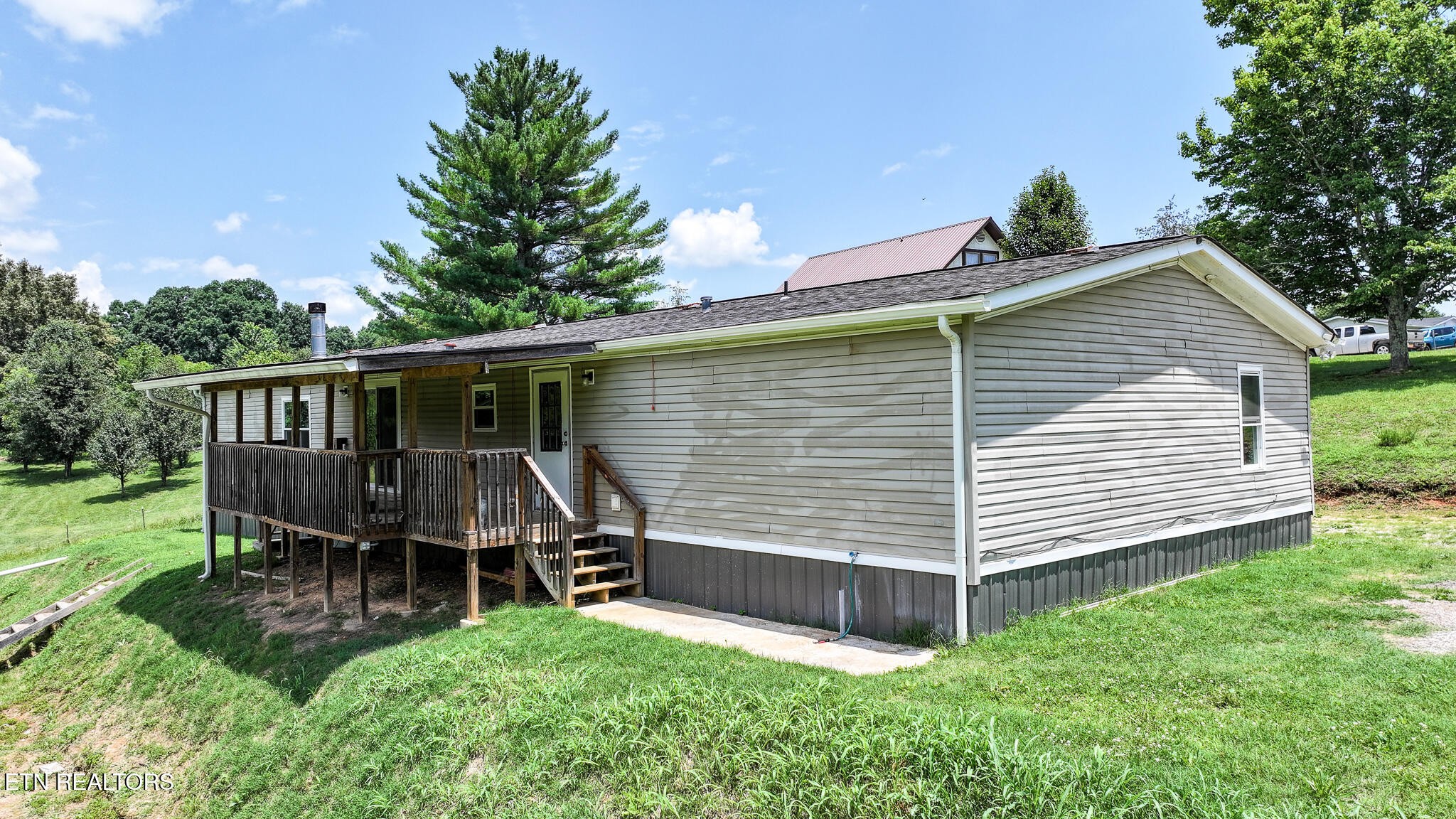 406 Mount Horeb Rd Property Photo 2