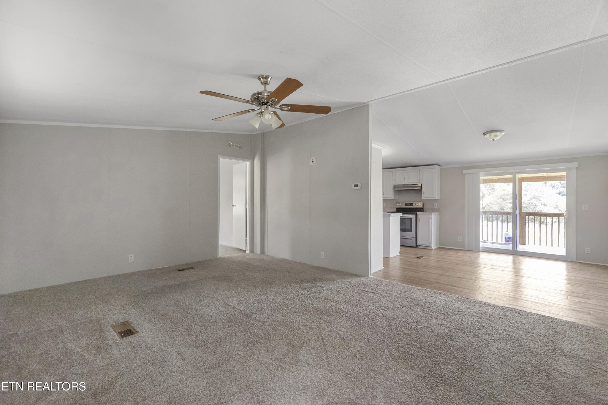 406 Mount Horeb Rd Property Photo 5