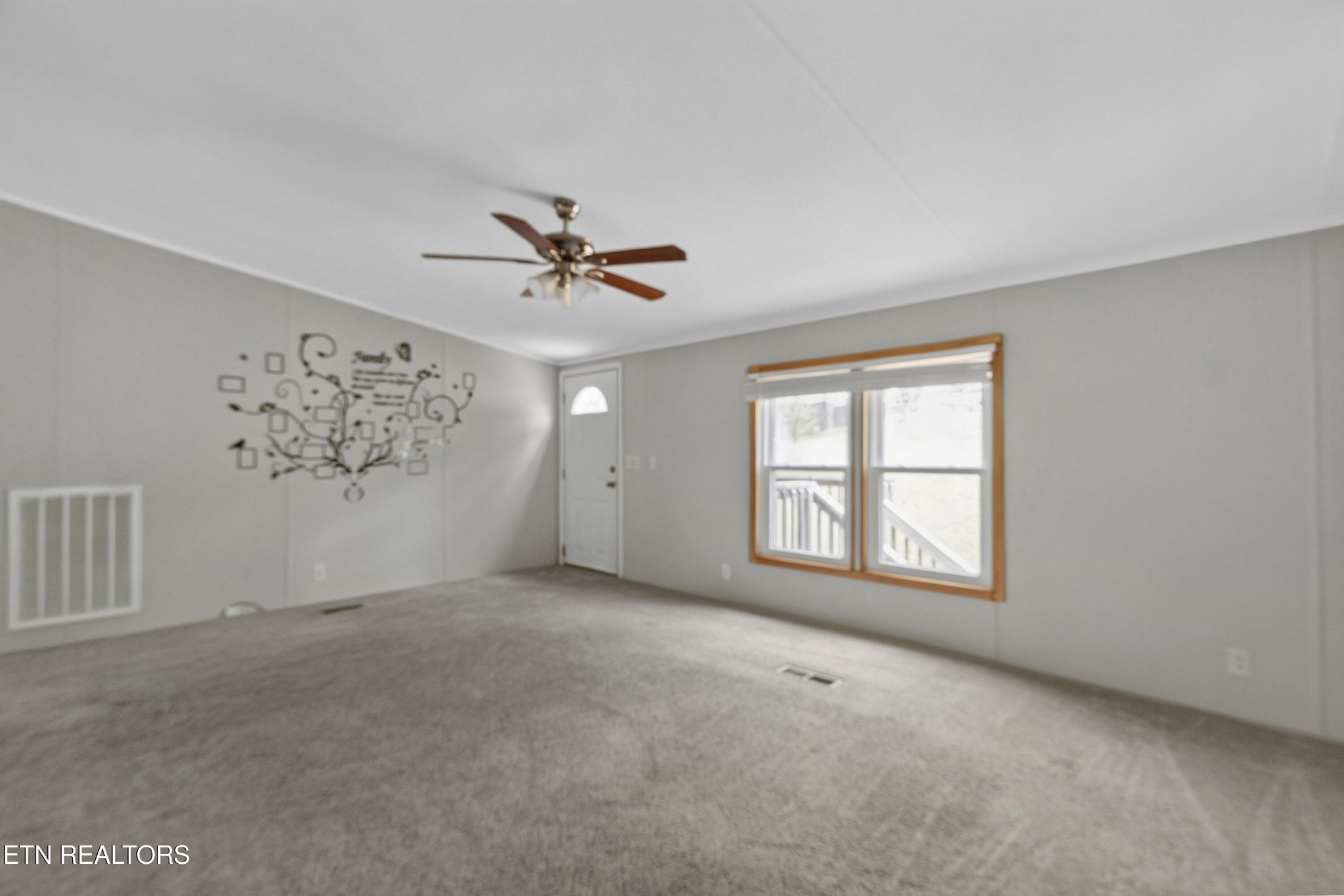 406 Mount Horeb Rd Property Photo 7