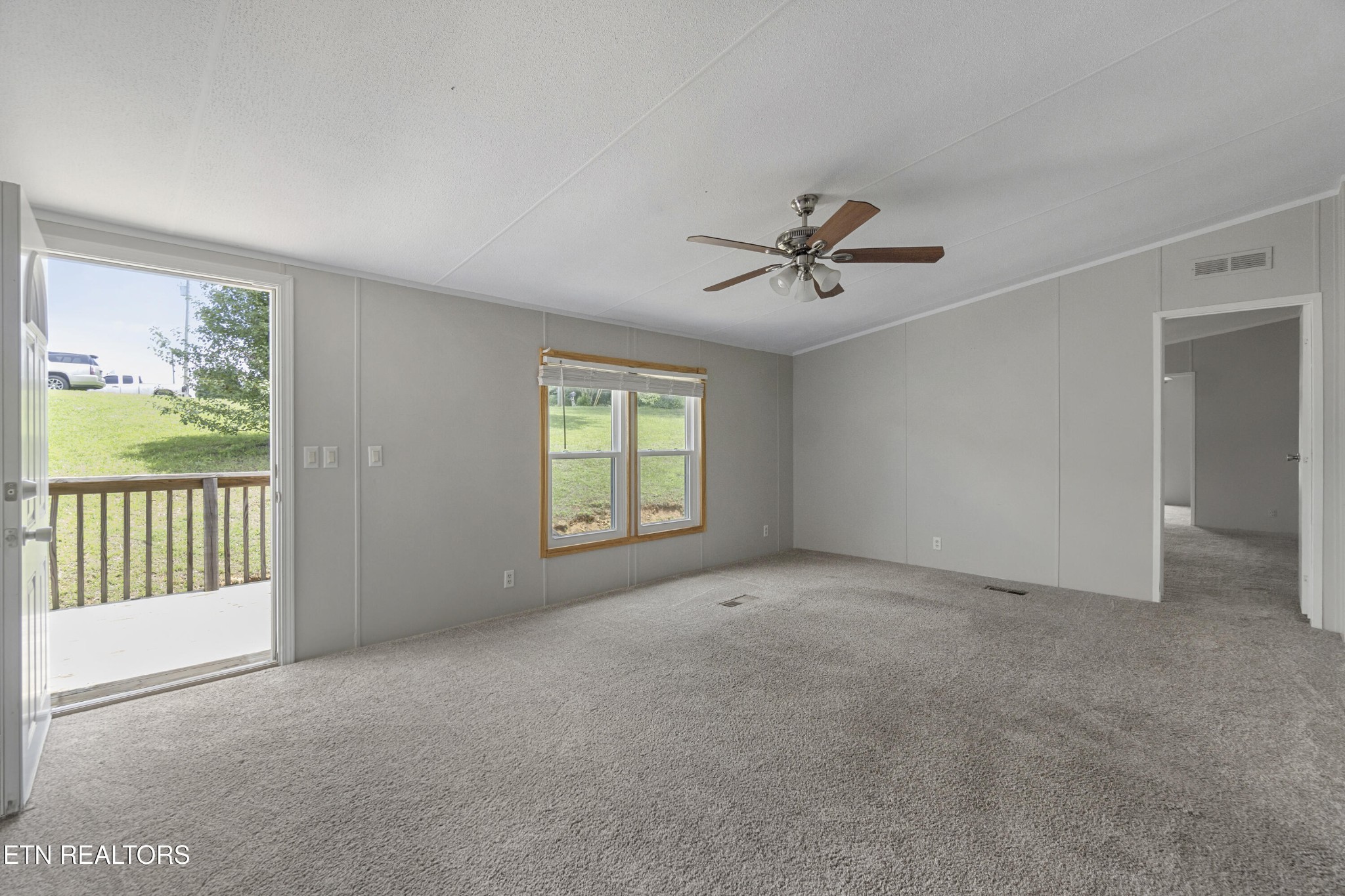 406 Mount Horeb Rd Property Photo 8