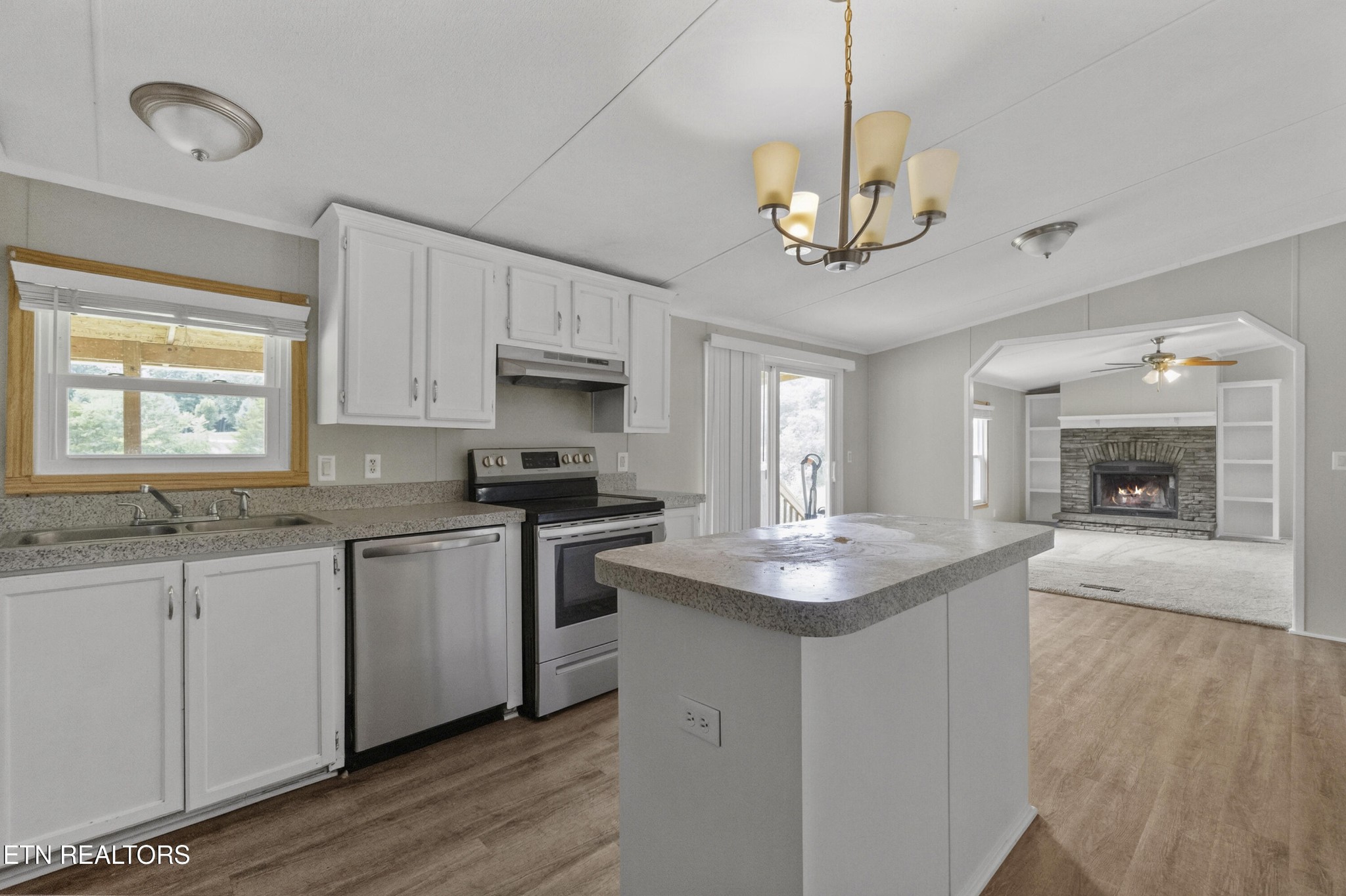 406 Mount Horeb Rd Property Photo 12