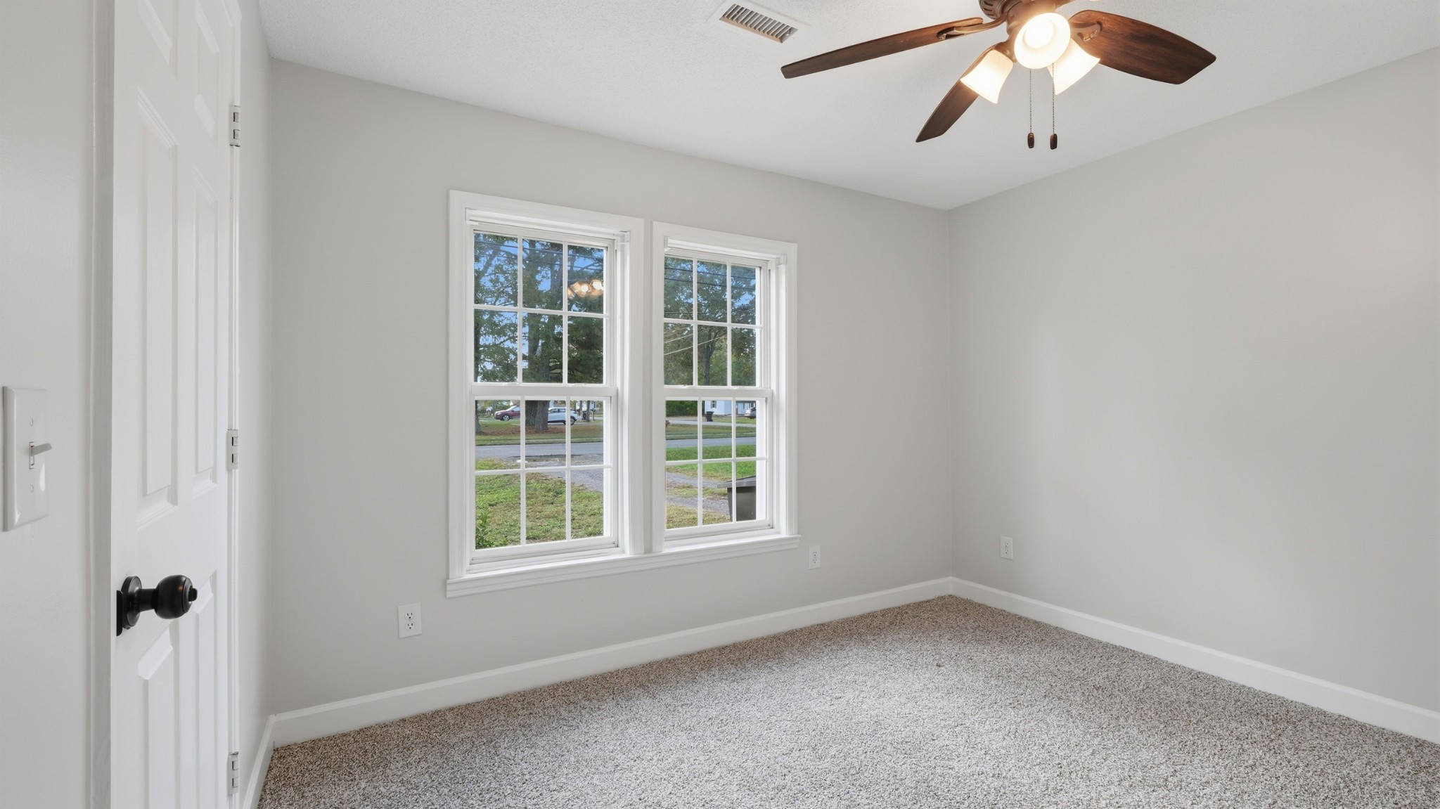 1303 E Lincoln St Property Photo 14
