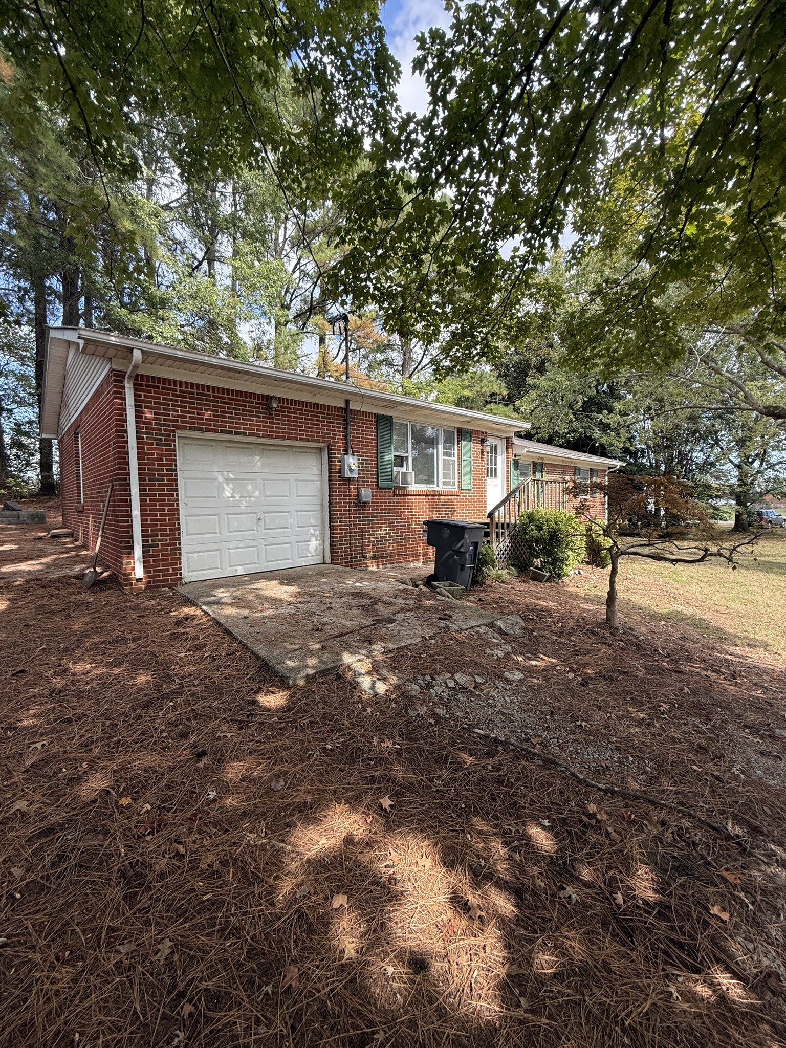106 Cherokee Dr Property Photo 3