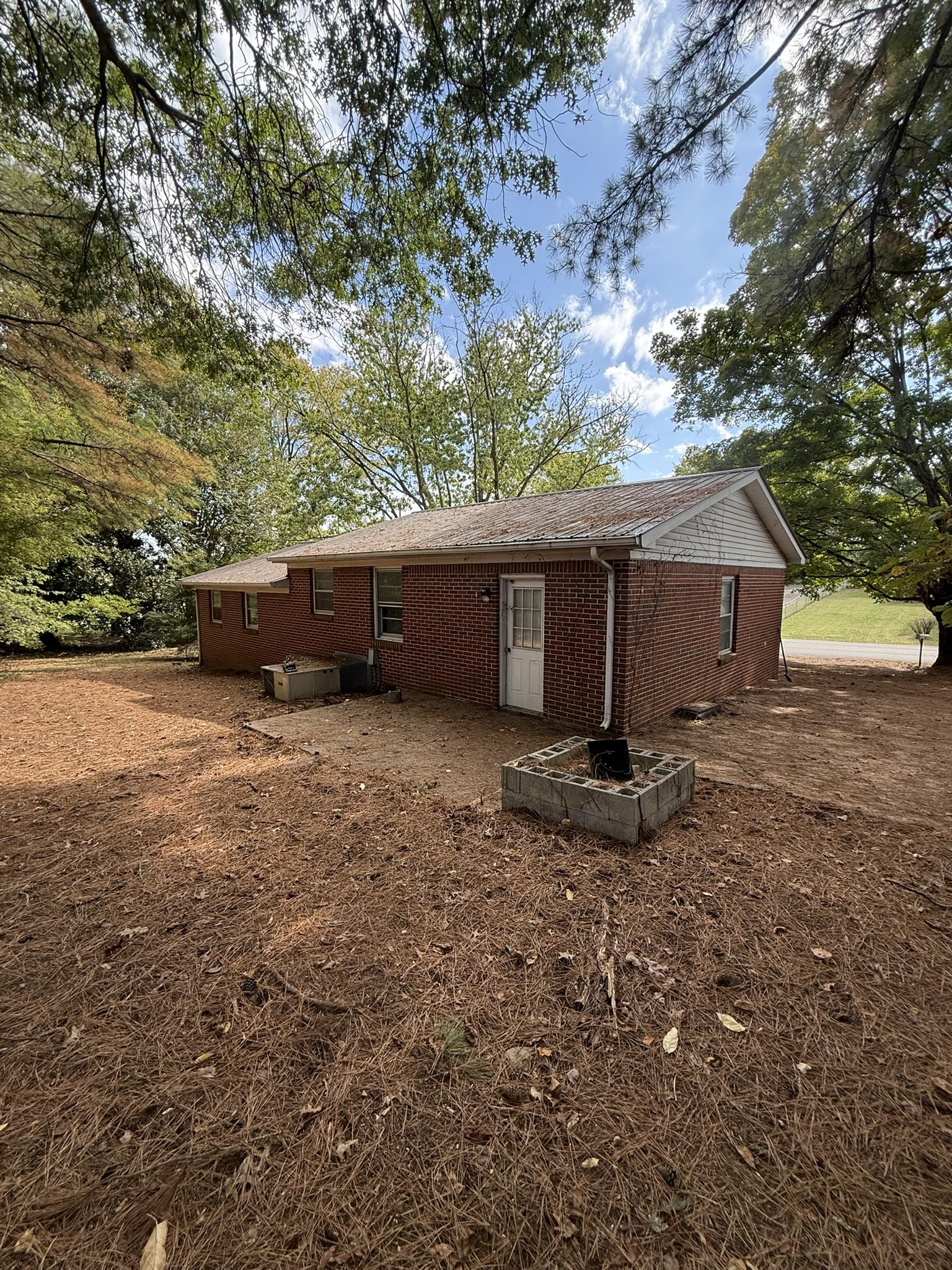 106 Cherokee Dr Property Photo 4