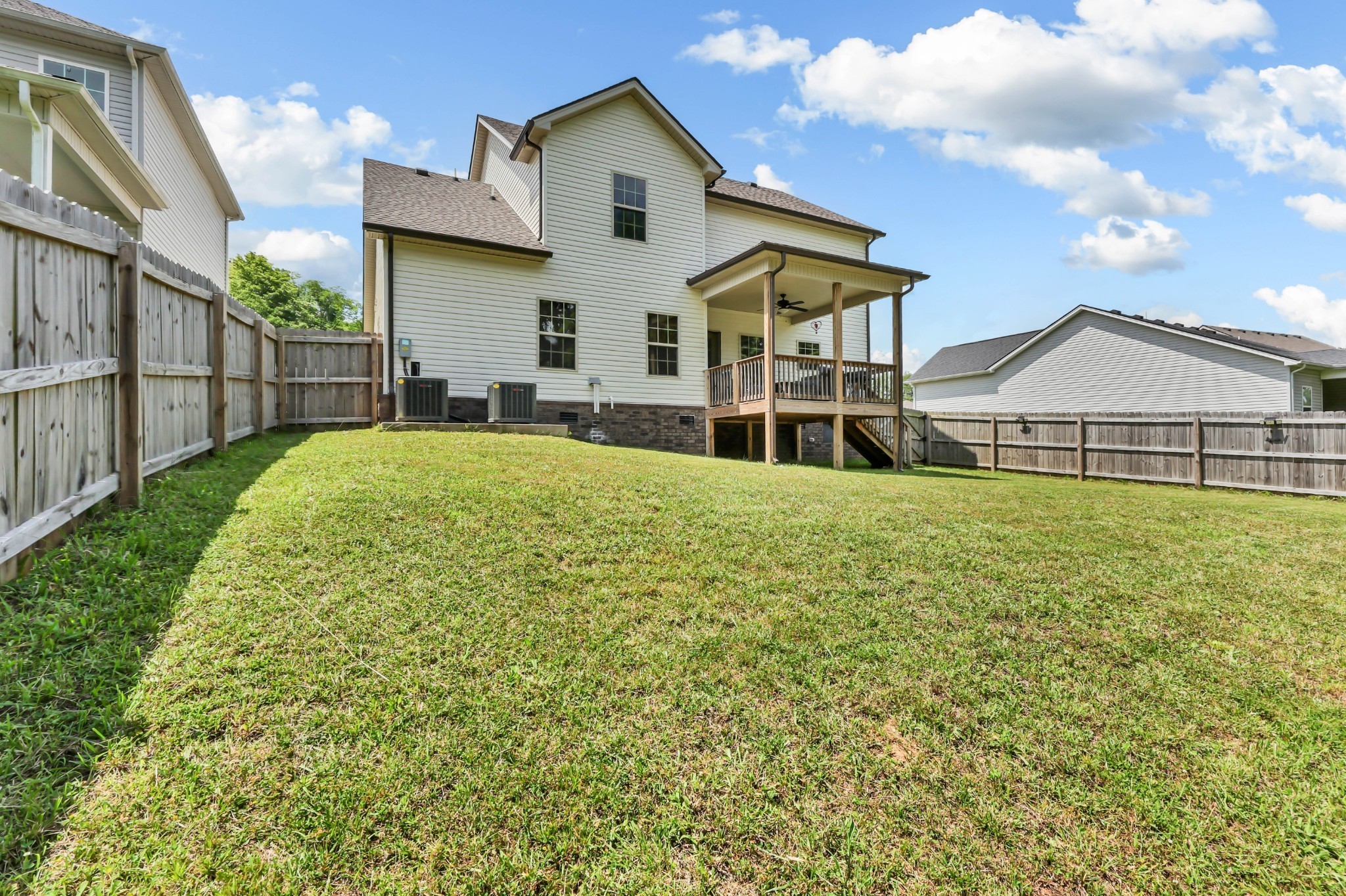 363 Barry Dr Property Photo 25