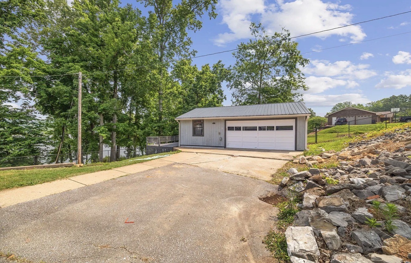 255 Whispering Hills Dr Property Photo 15