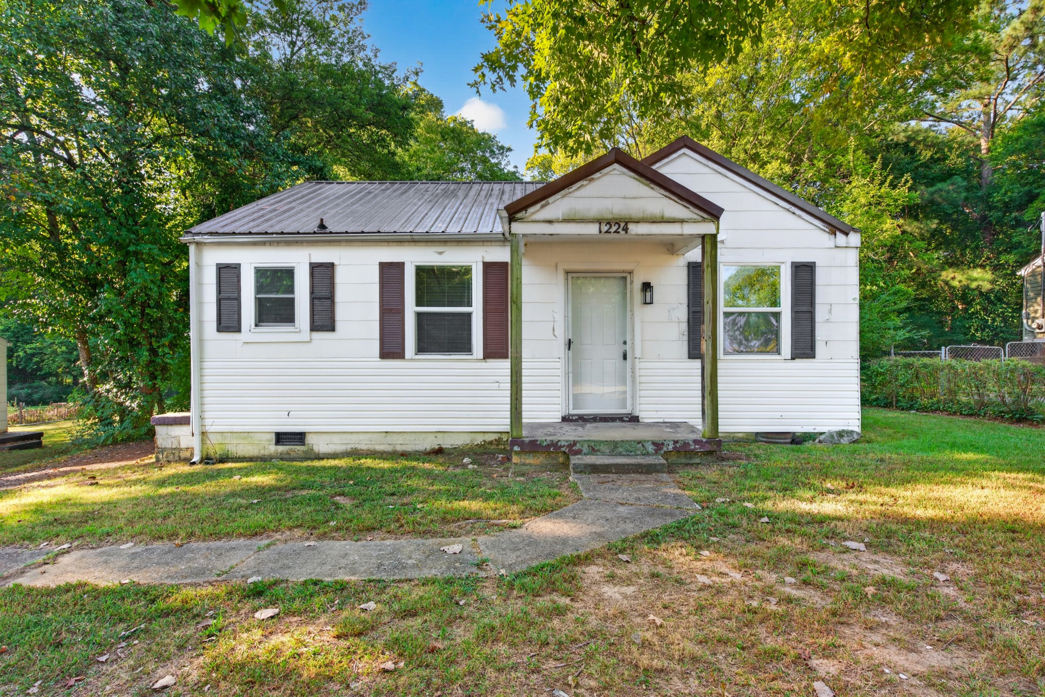 1224 Greenfield Dr Property Photo 1