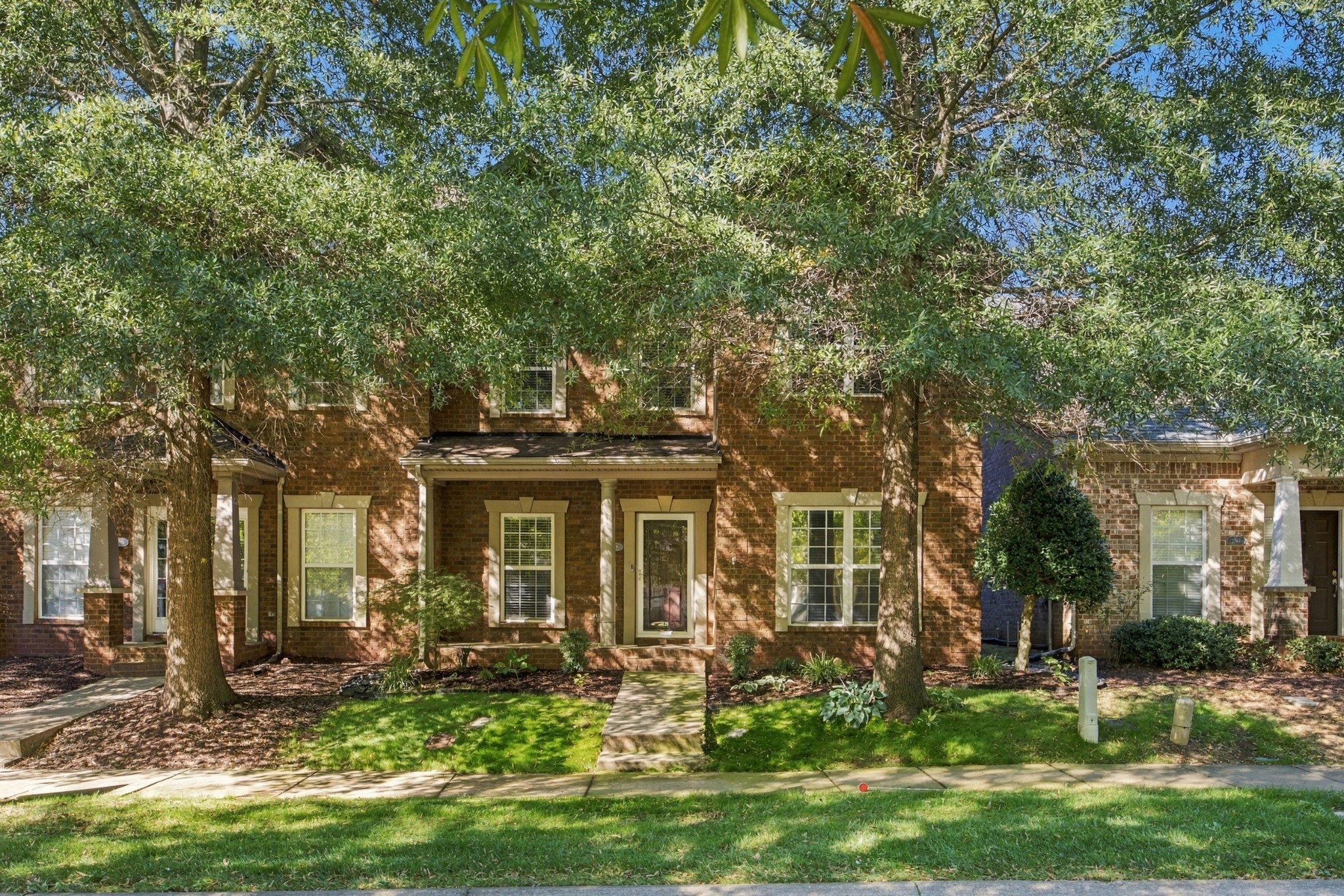2148 Cason Ln Property Photo 2