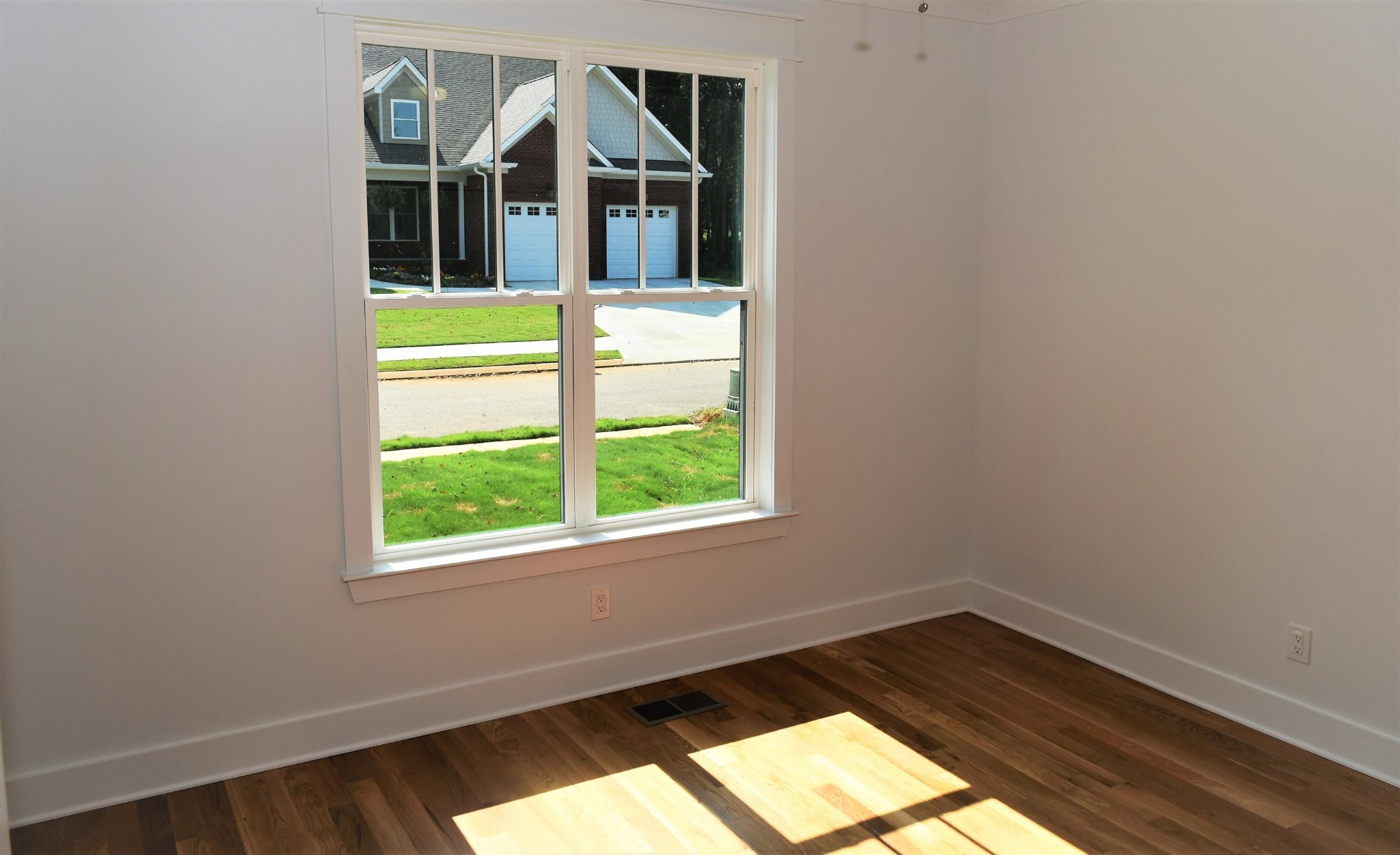 5032 Lakeside Lane, Ne Property Photo 21