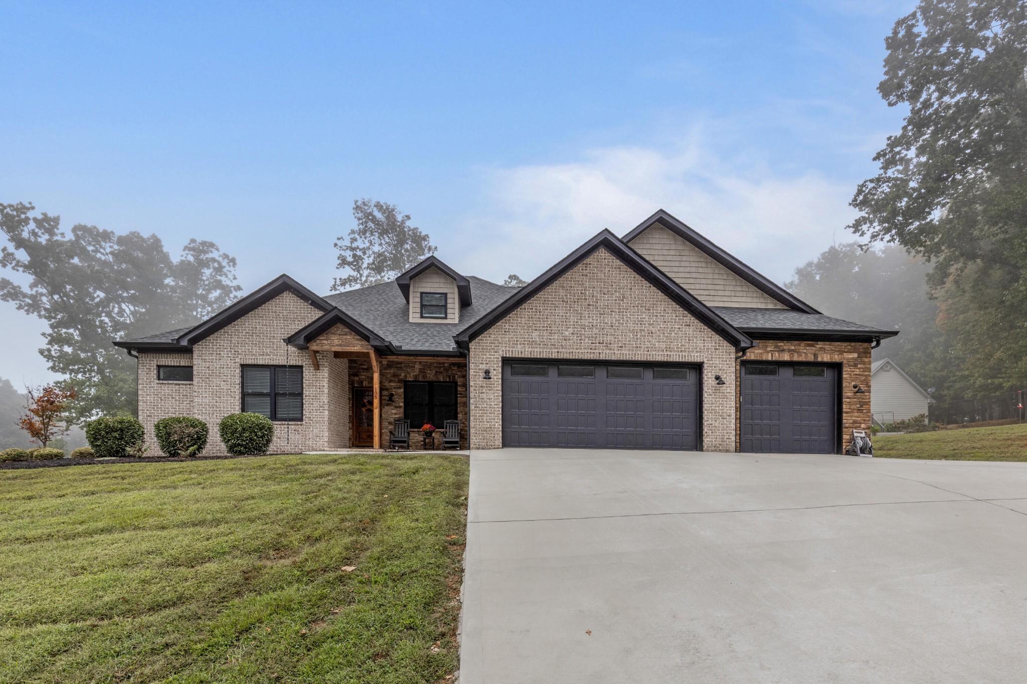 105 Top Sail Court Property Photo 1