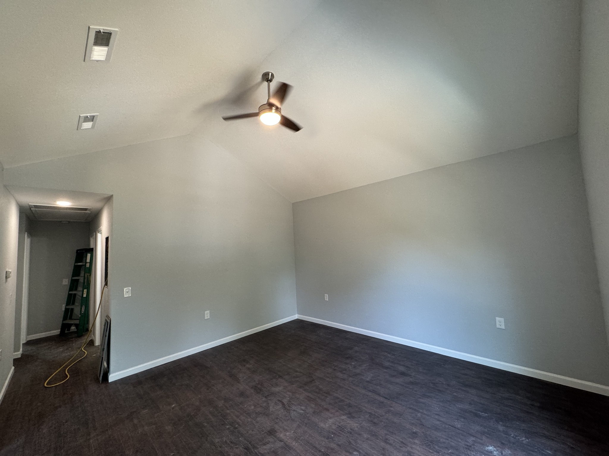 845 Spring Ave Property Photo 3