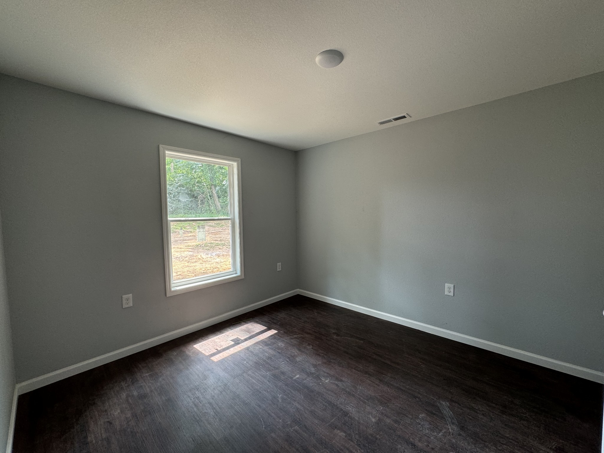 845 Spring Ave Property Photo 4