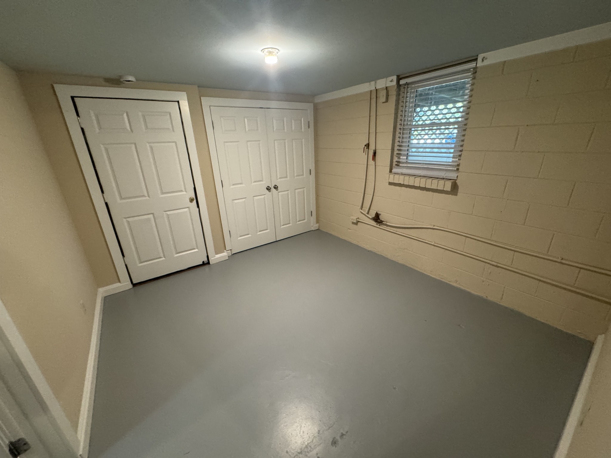 336 Grace Ave Property Photo 4