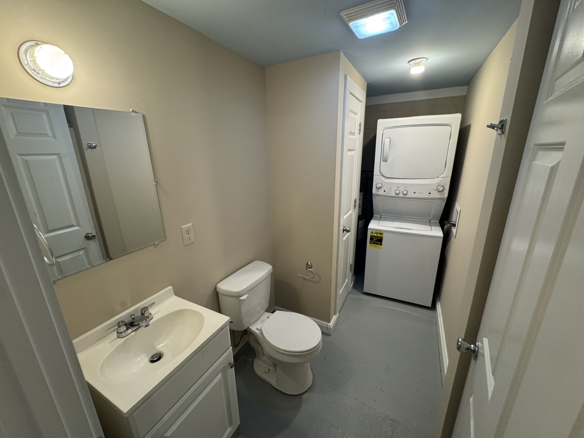336 Grace Ave Property Photo 6