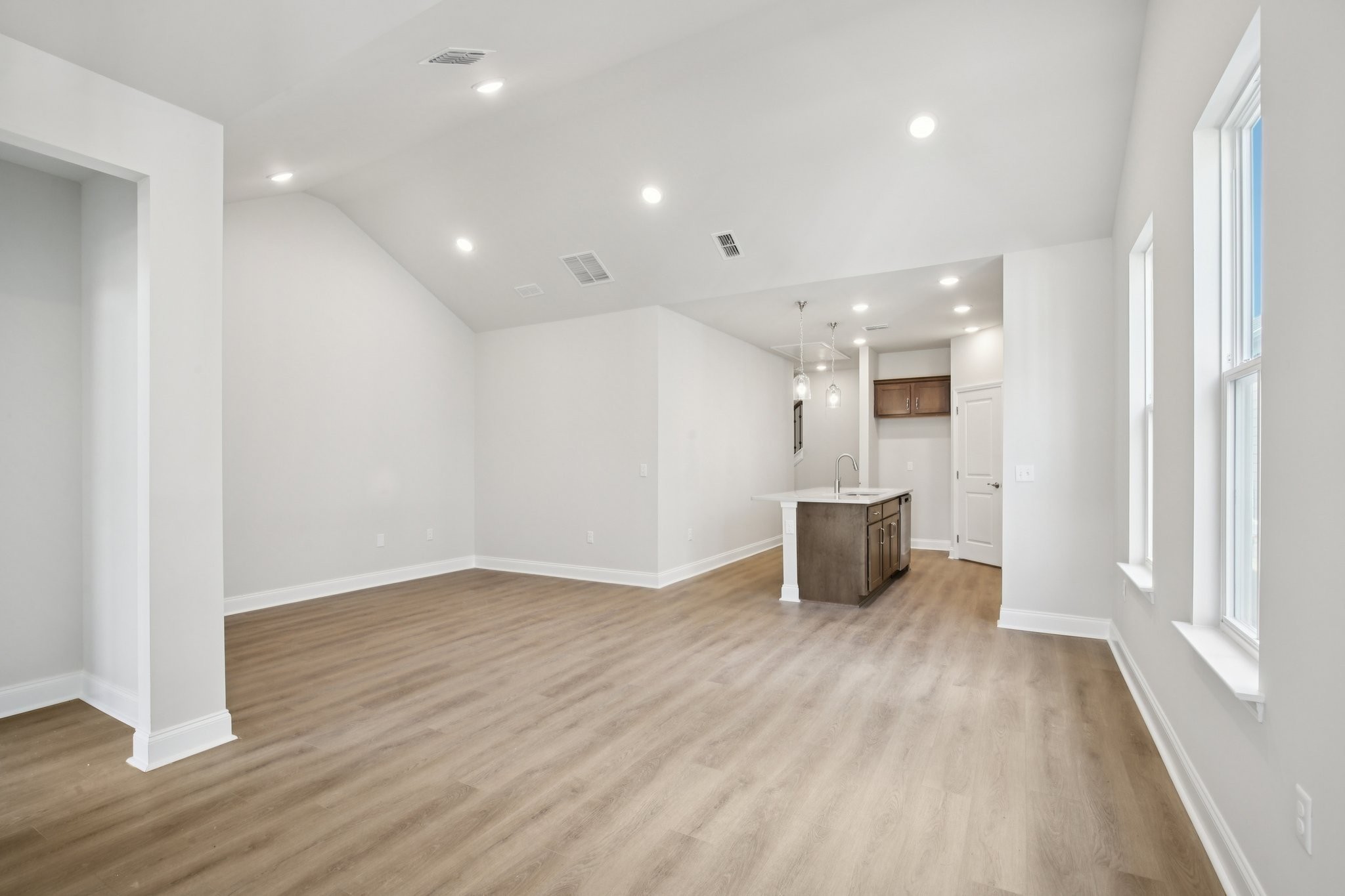 521 Stonehaus Crossing Property Photo 8