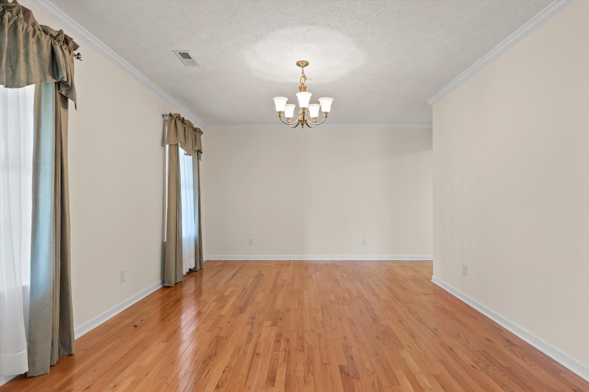 212 Honeysuckle Drive Property Photo 10