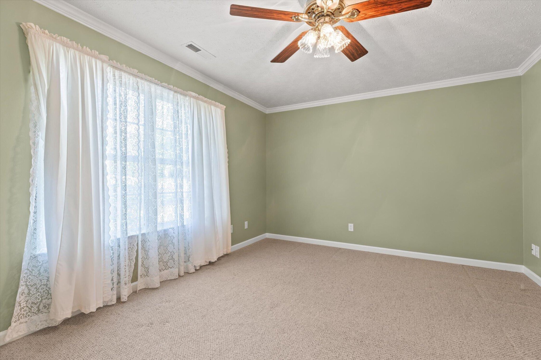 212 Honeysuckle Drive Property Photo 32