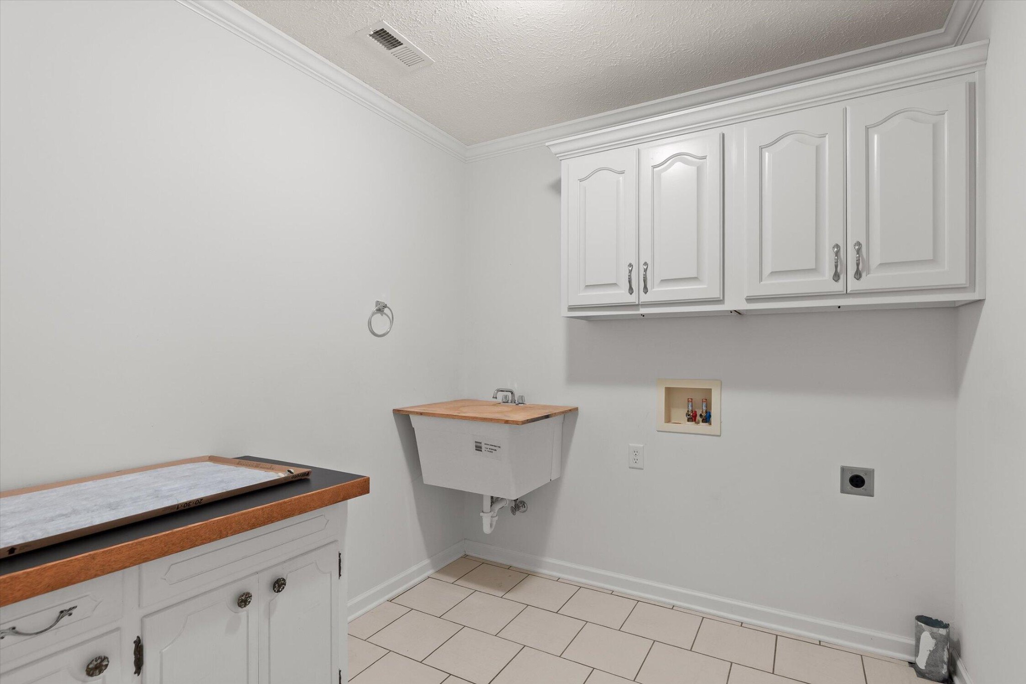 212 Honeysuckle Drive Property Photo 33