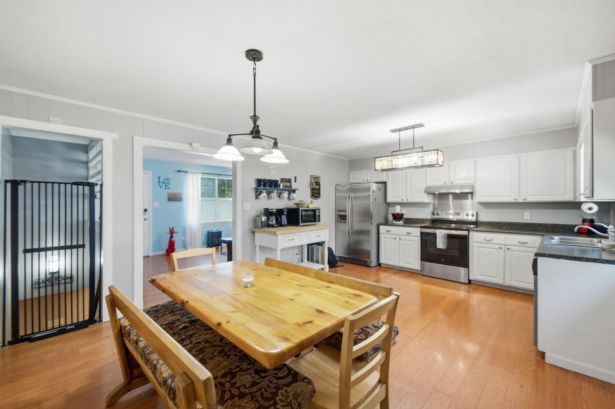 215 Mapleton Drive, Nw Property Photo 1