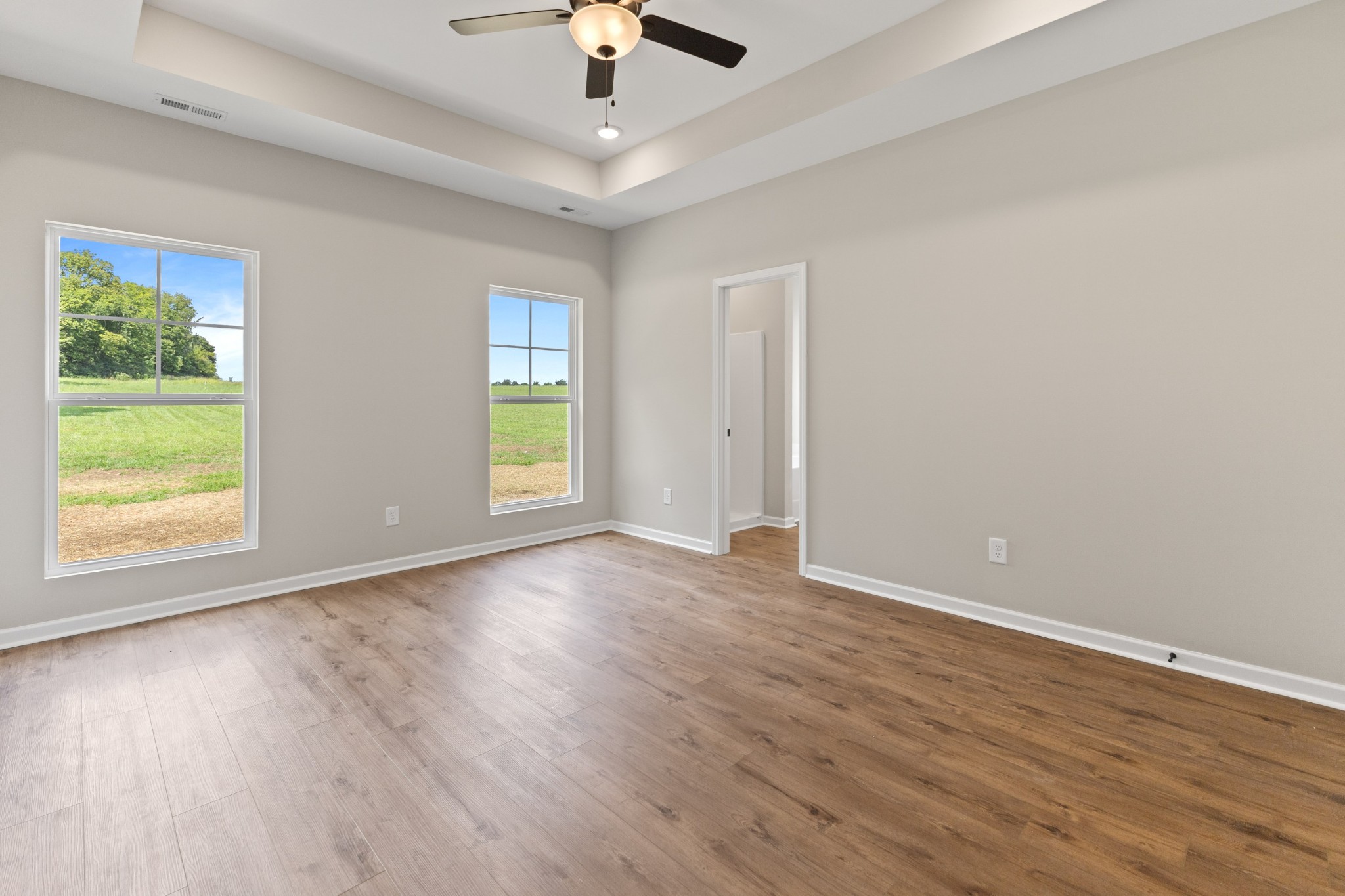 2142 Powell Ln Property Photo 10