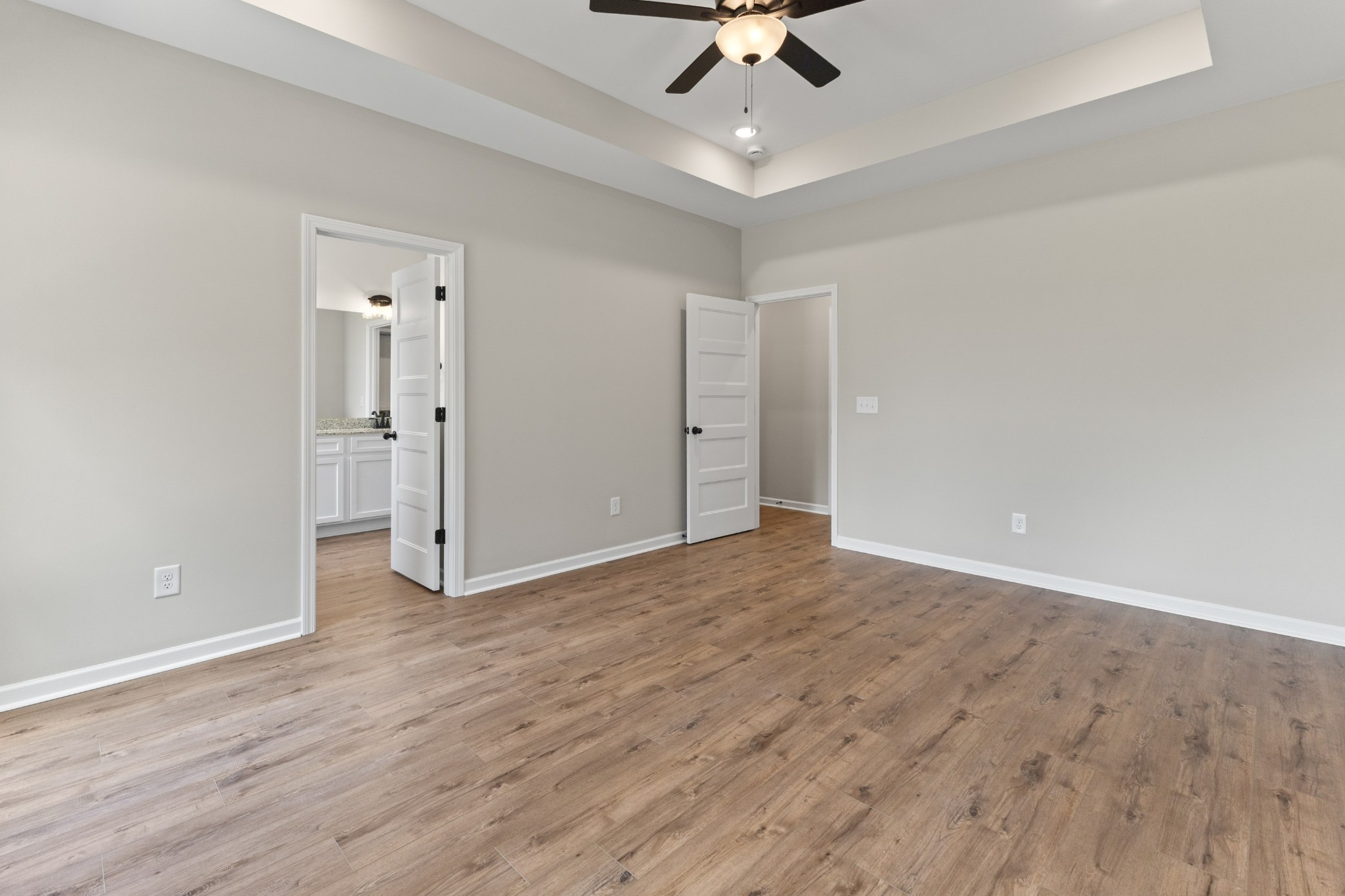 2142 Powell Ln Property Photo 11