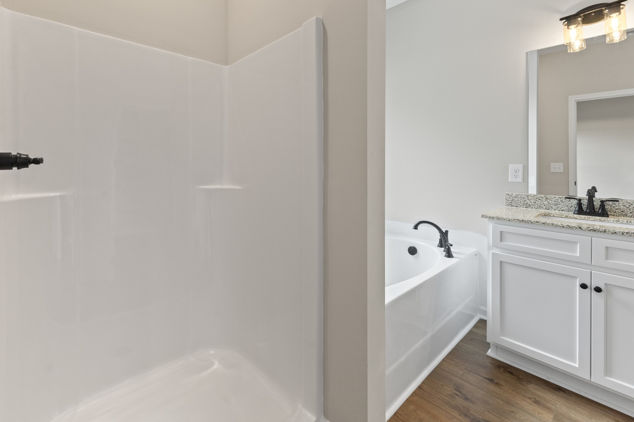 2142 Powell Ln Property Photo 13