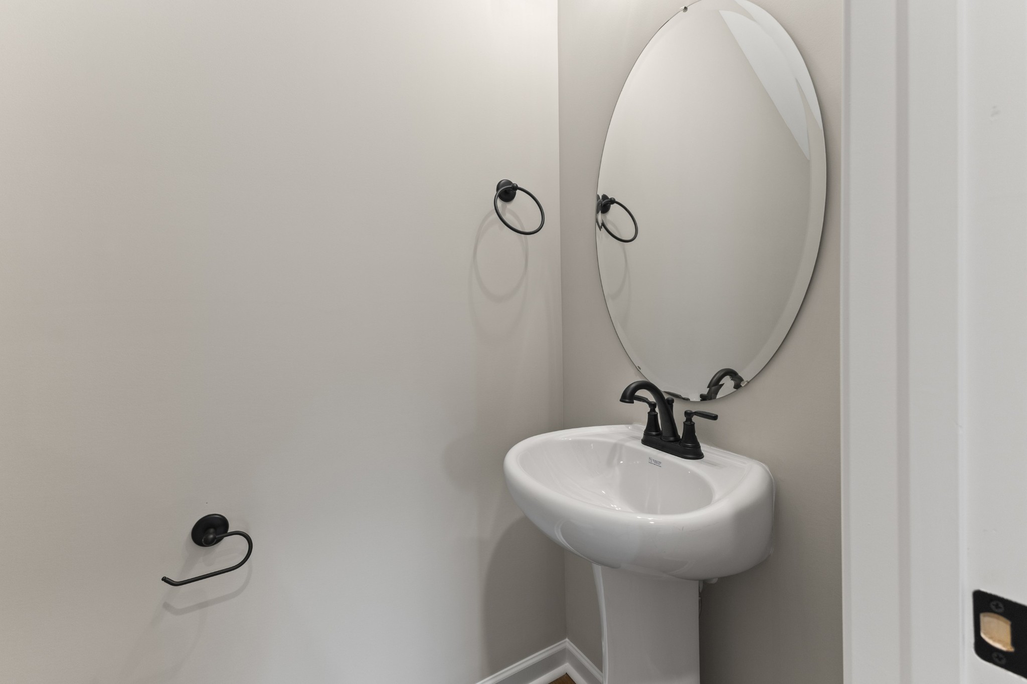 2142 Powell Ln Property Photo 15