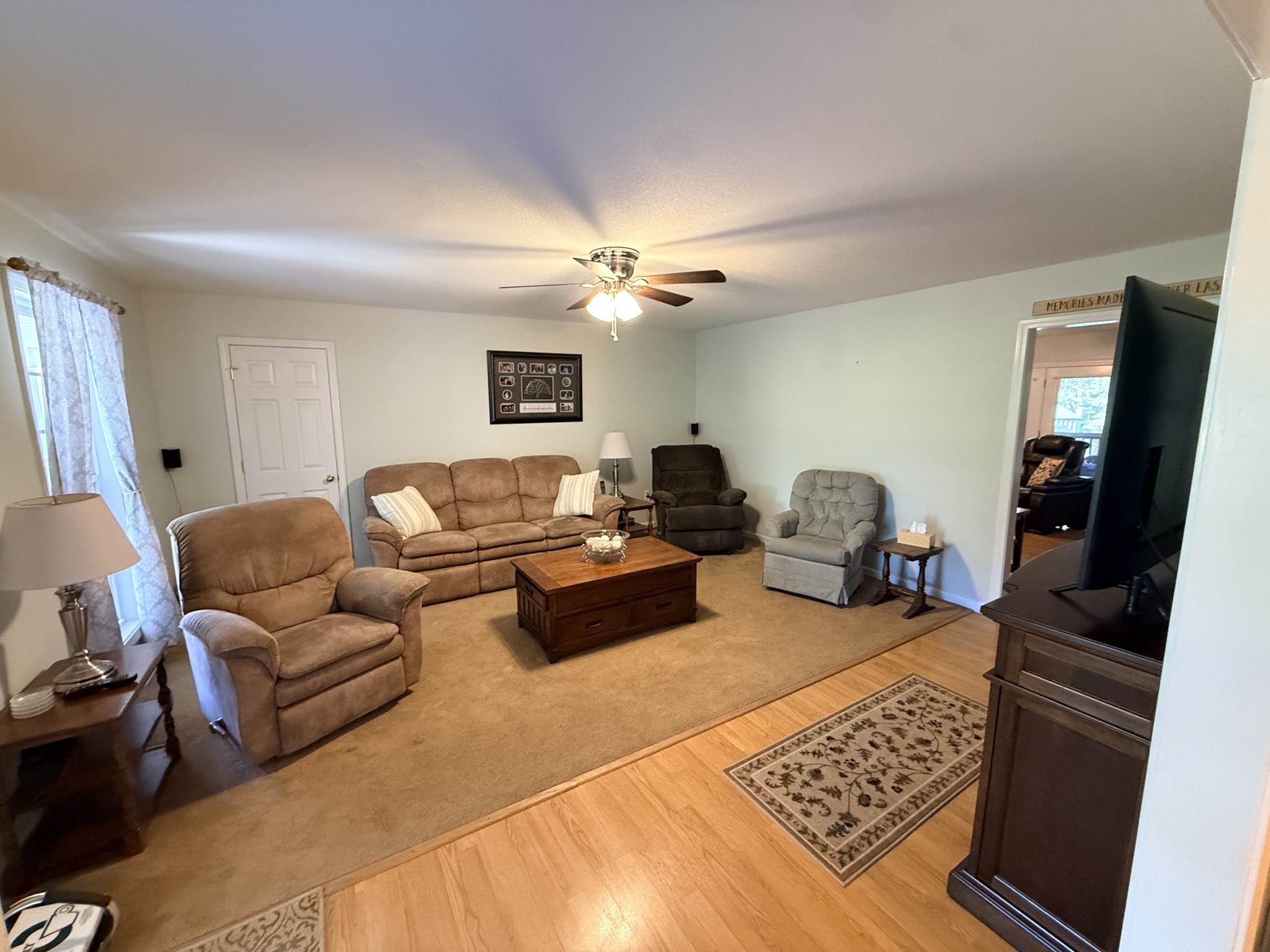 2329 Roslin Rd Property Photo 9