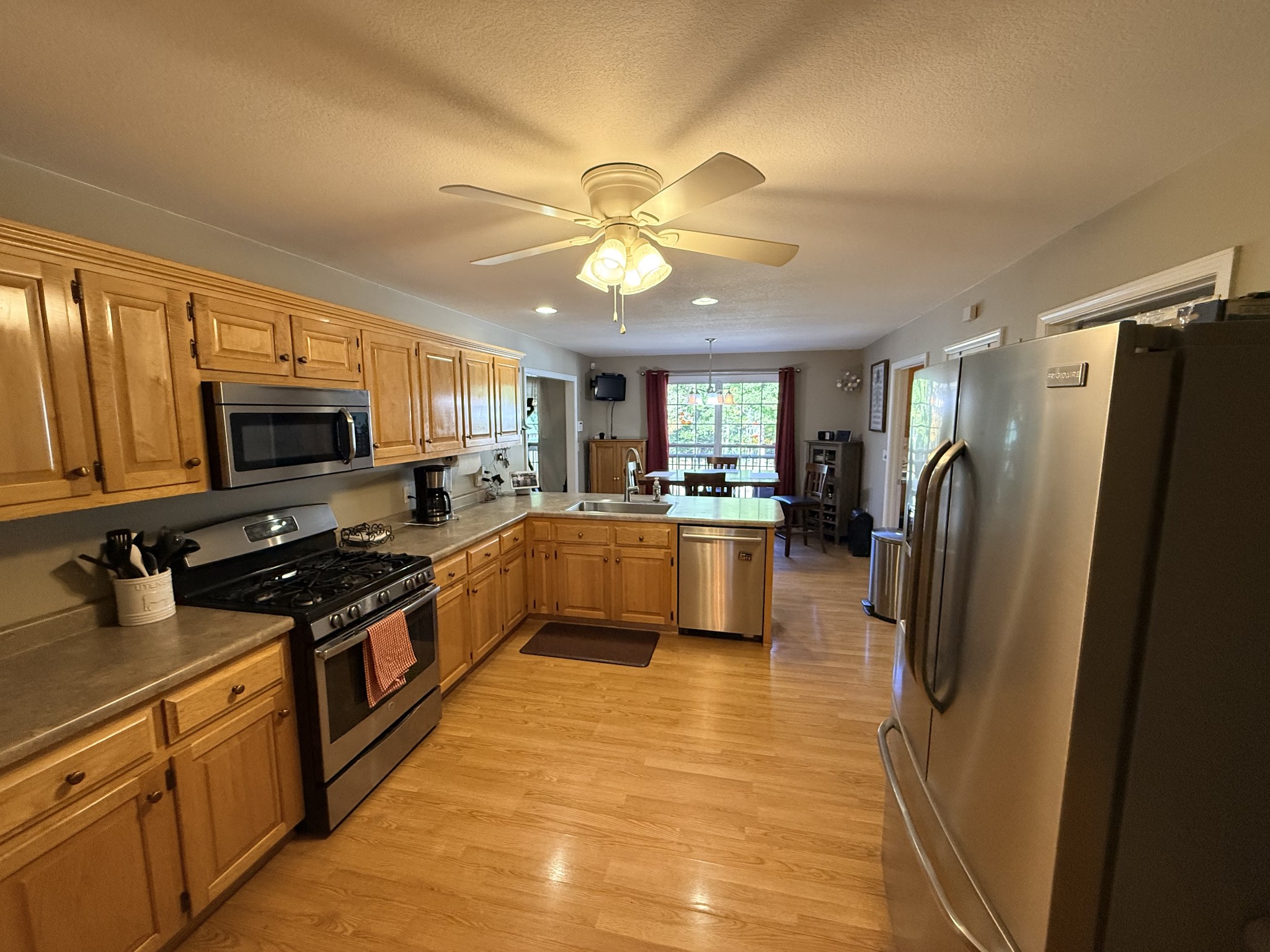 2329 Roslin Rd Property Photo 12