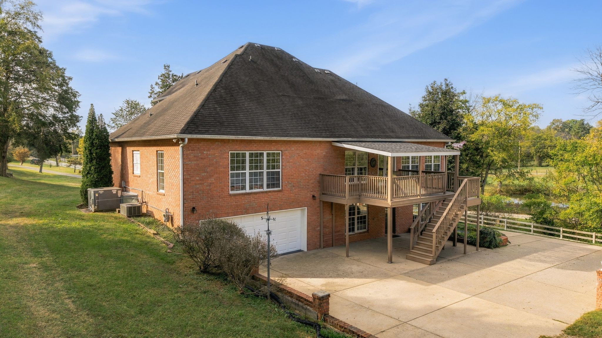 5839 Hickory Ridge Rd Property Photo 3
