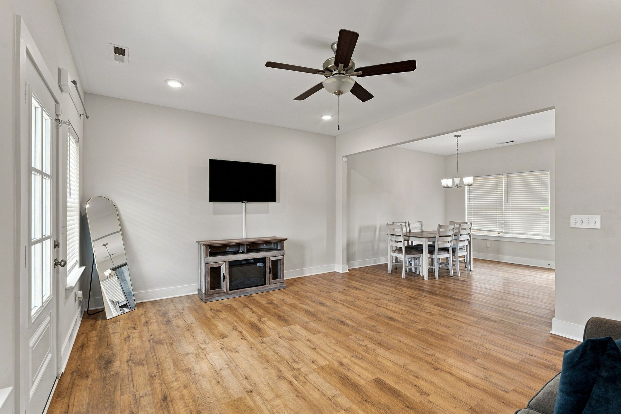 934 Kalu Dr Property Photo 3