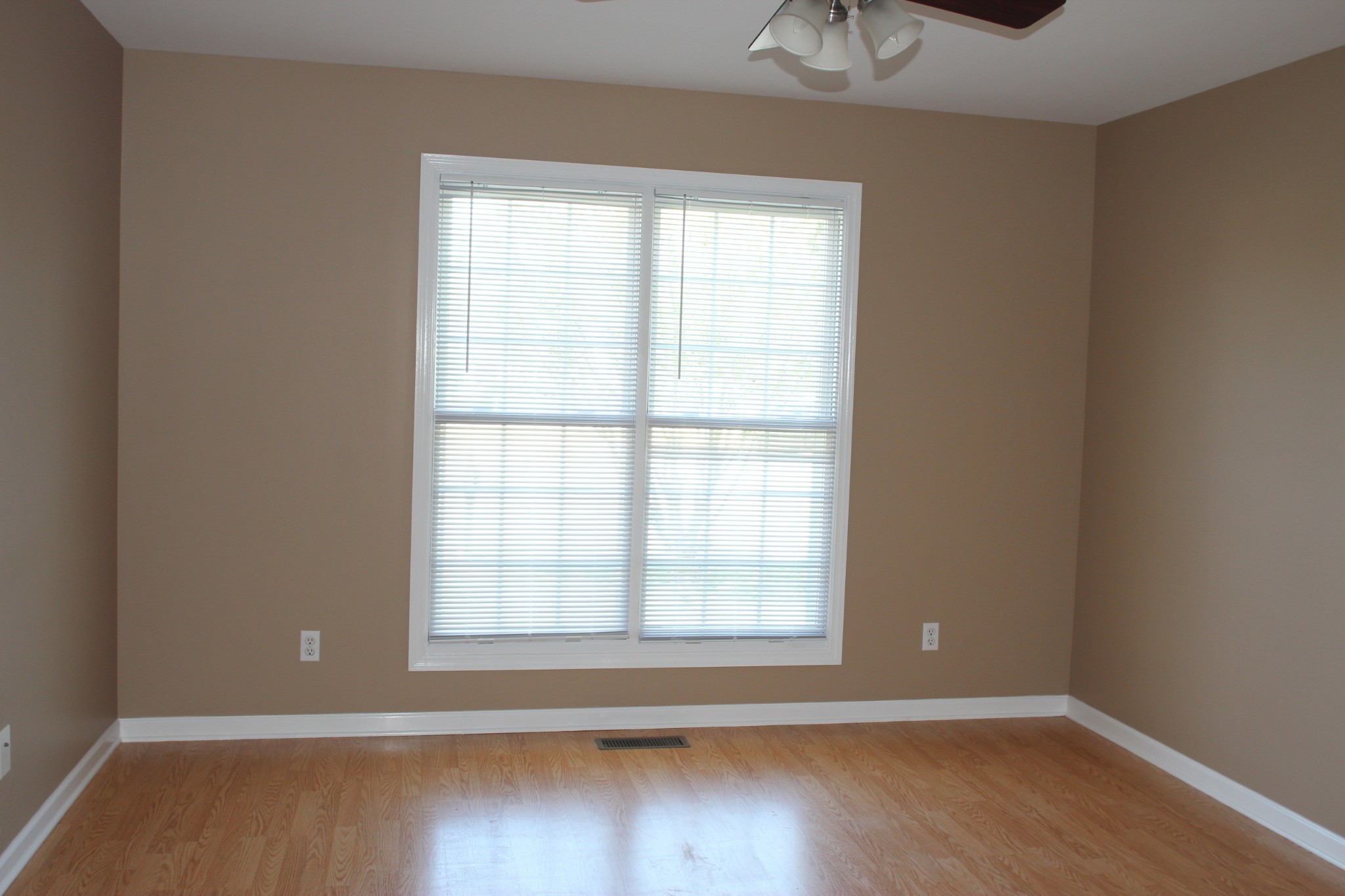 75 Sandstone Ct Property Photo 4