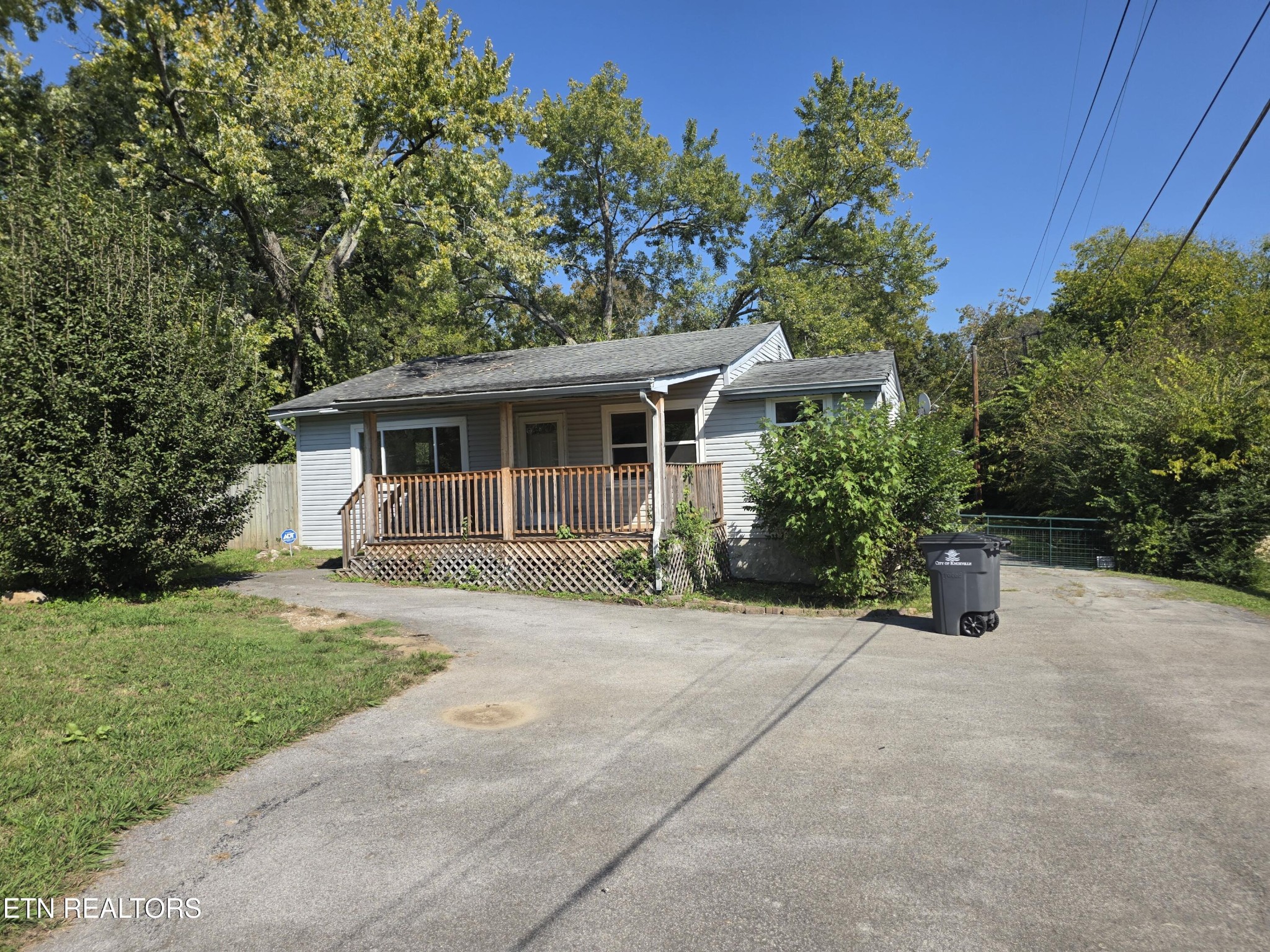 3906 Luwana Lane Property Photo 1