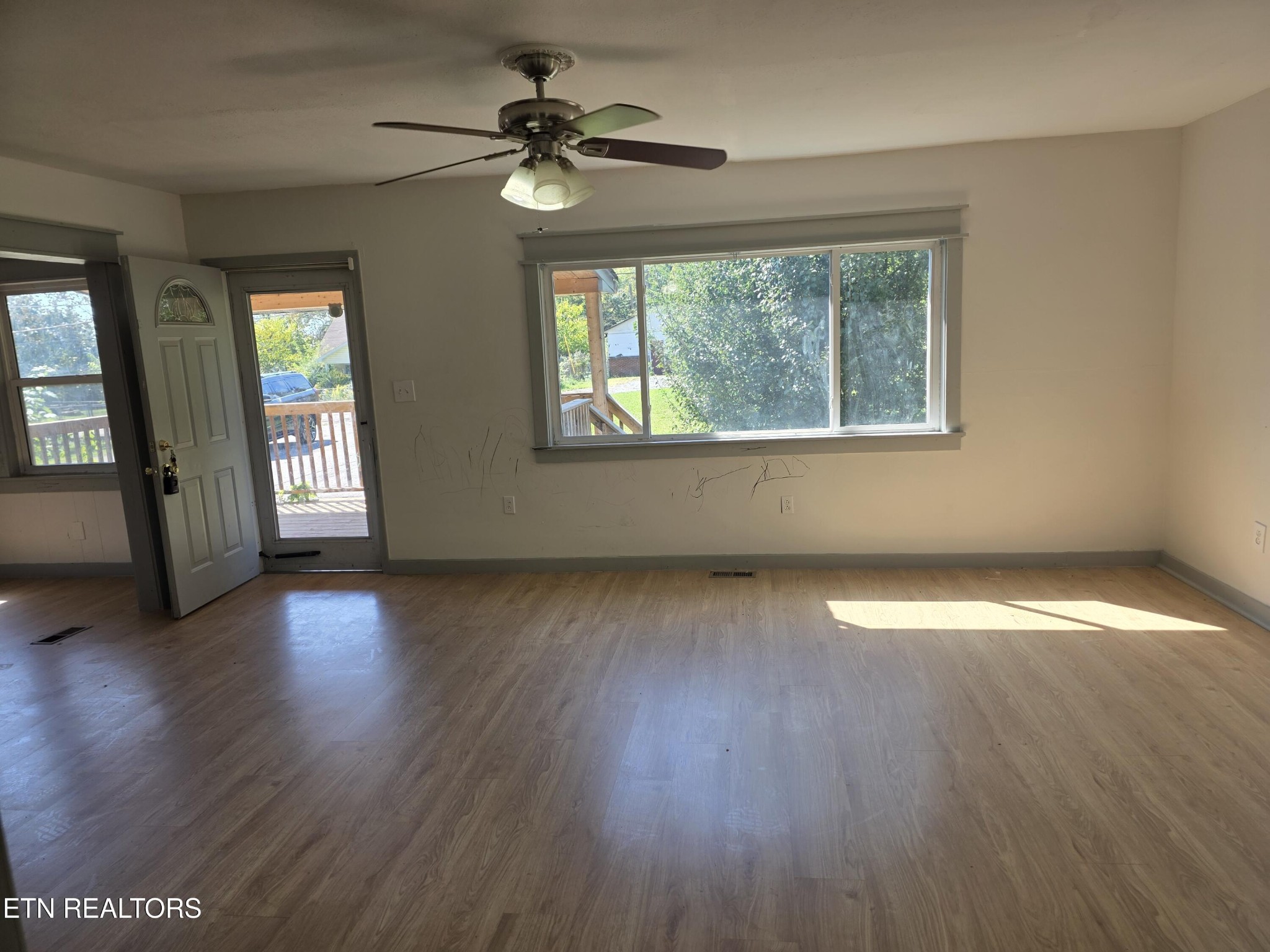 3906 Luwana Lane Property Photo 12