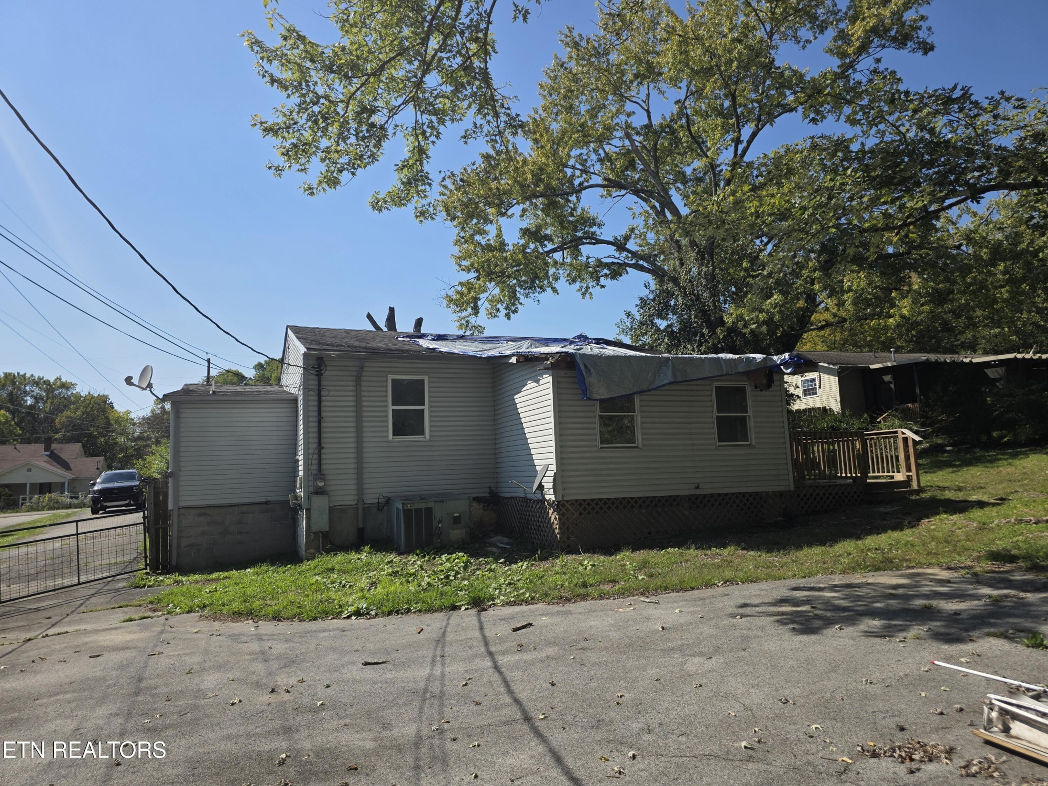 3906 Luwana Lane Property Photo 13