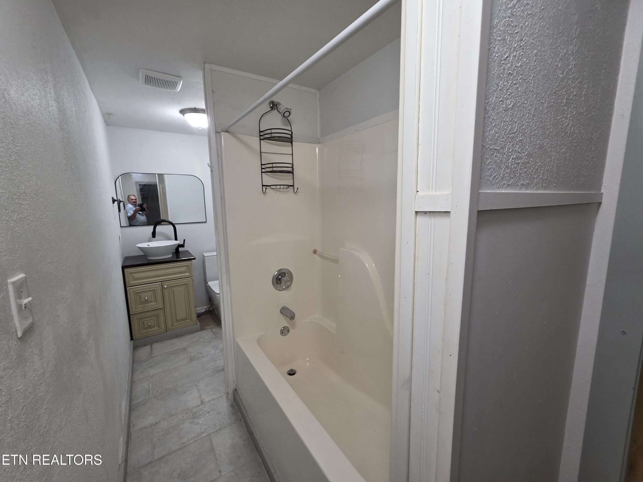 3906 Luwana Lane Property Photo 17