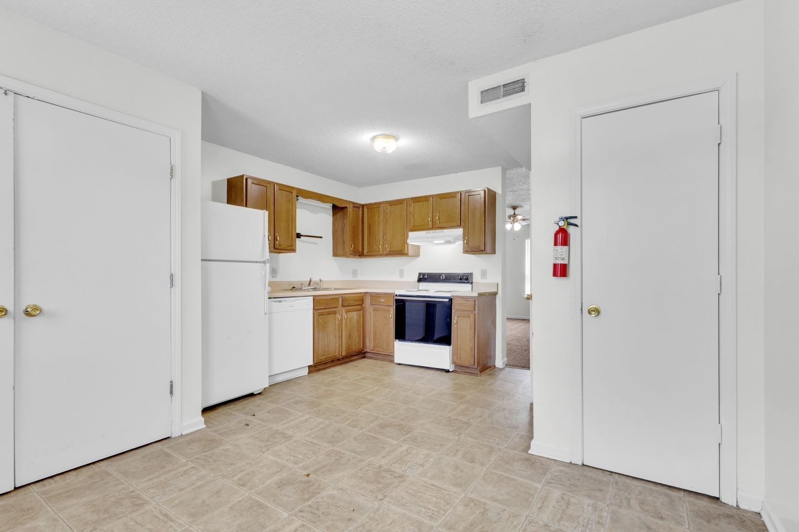 293 Stateline Rd Property Photo 9