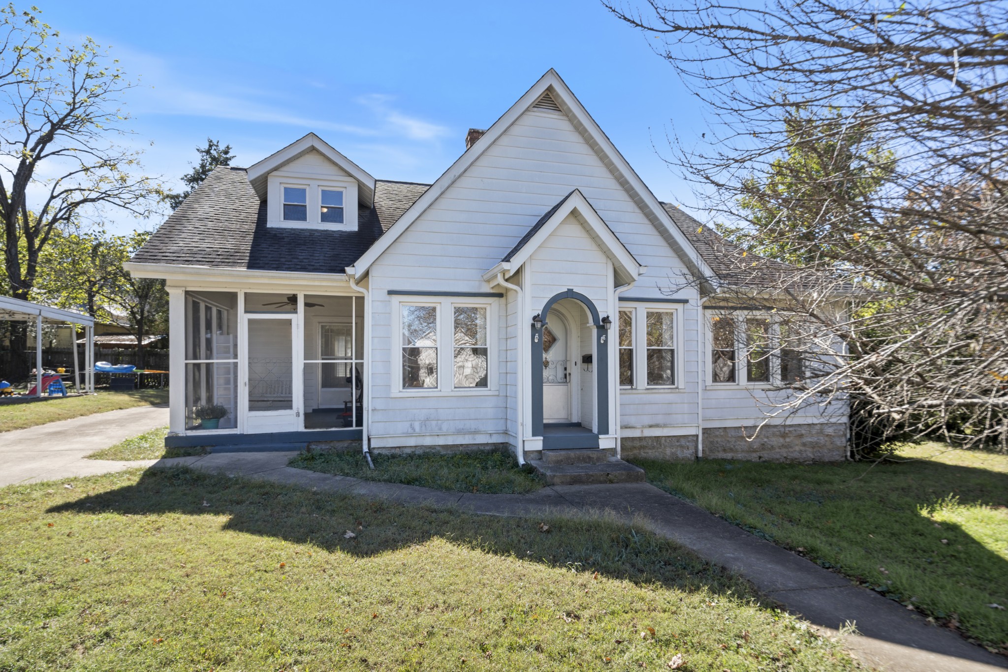 115 Perry St Property Photo 3
