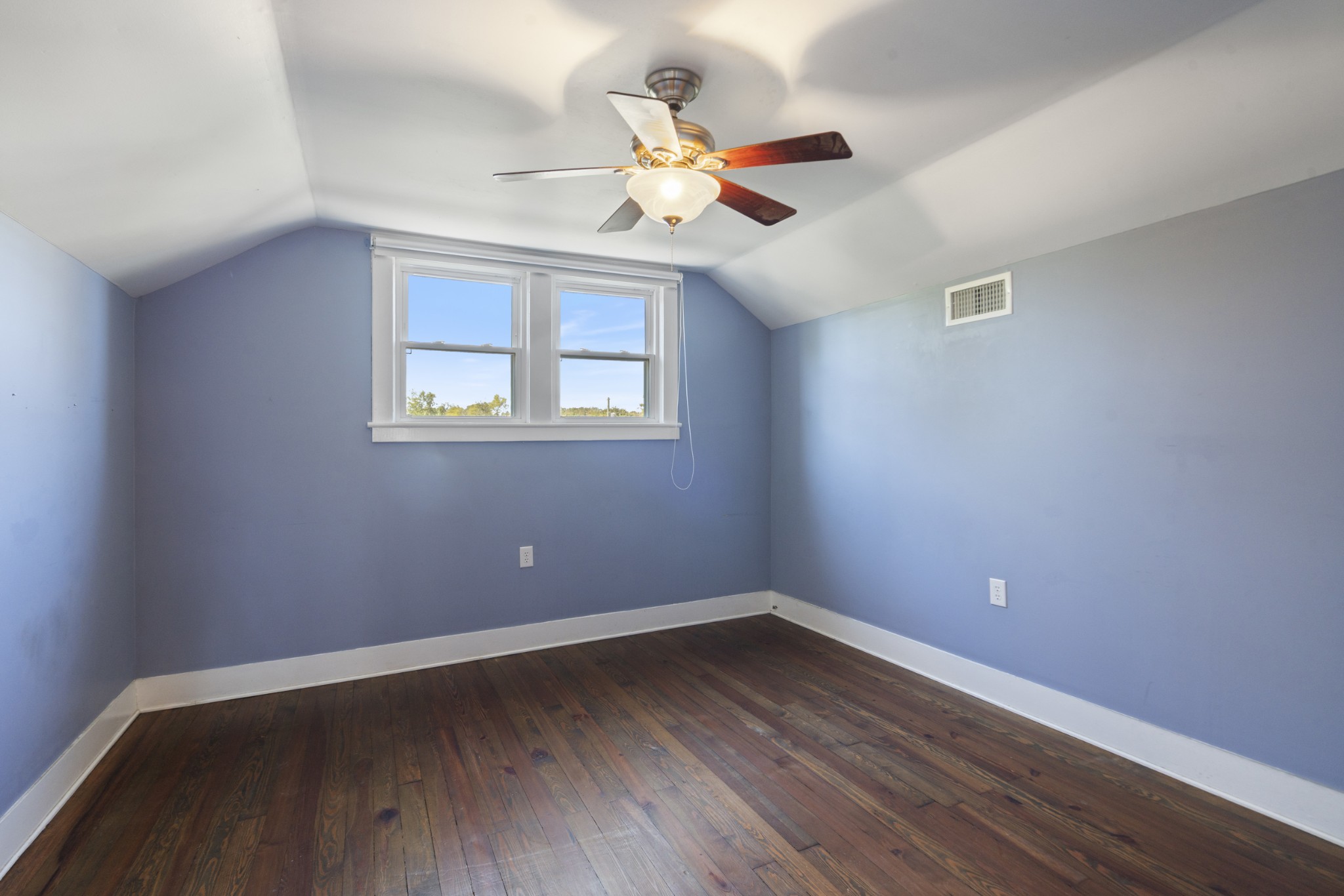 115 Perry St Property Photo 24