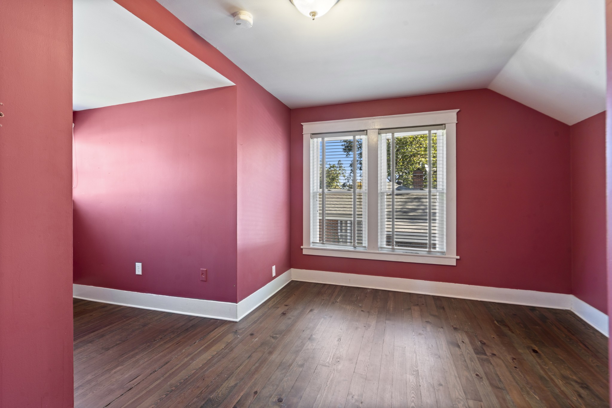 115 Perry St Property Photo 27