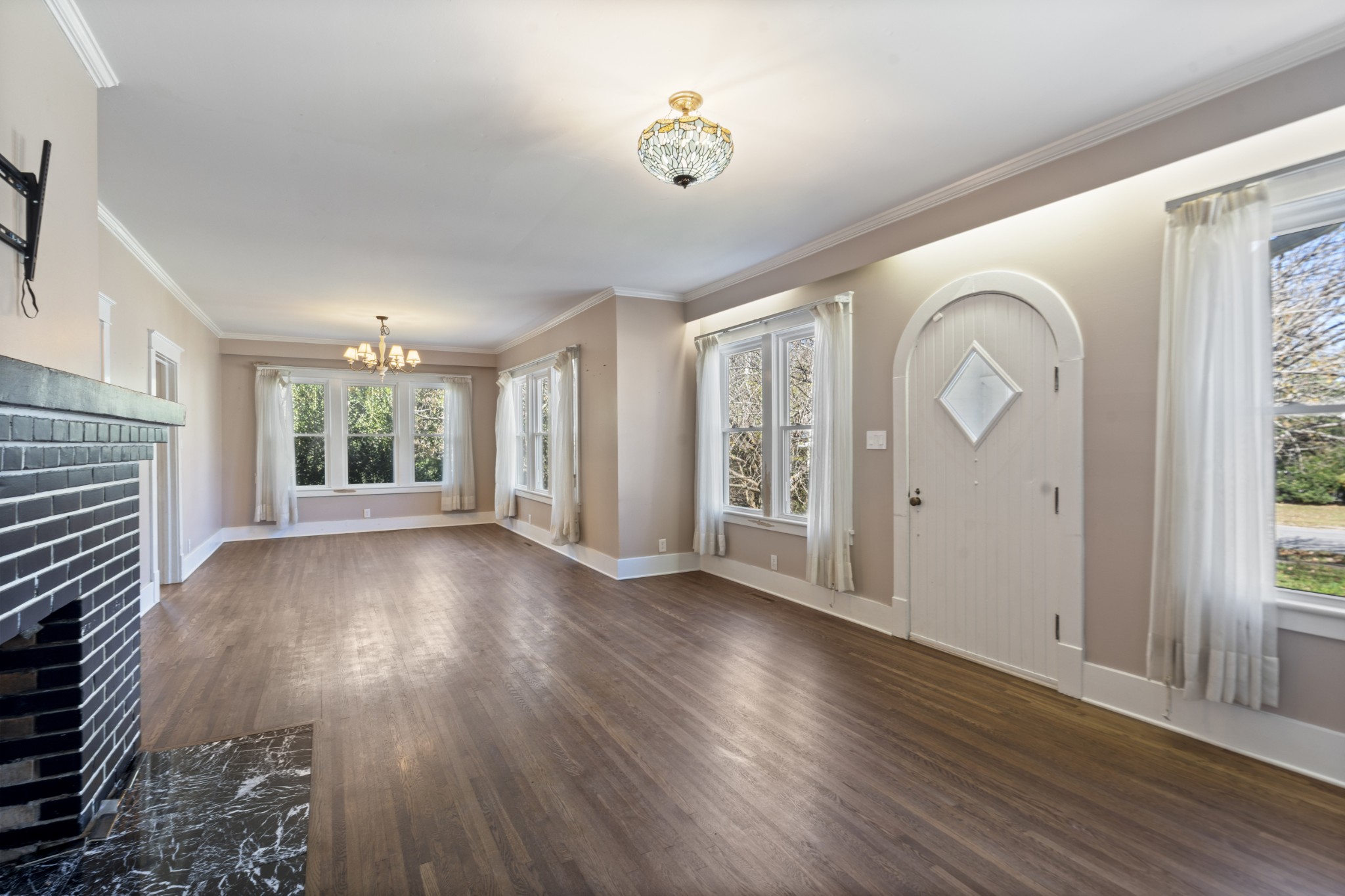 115 Perry St Property Photo 41