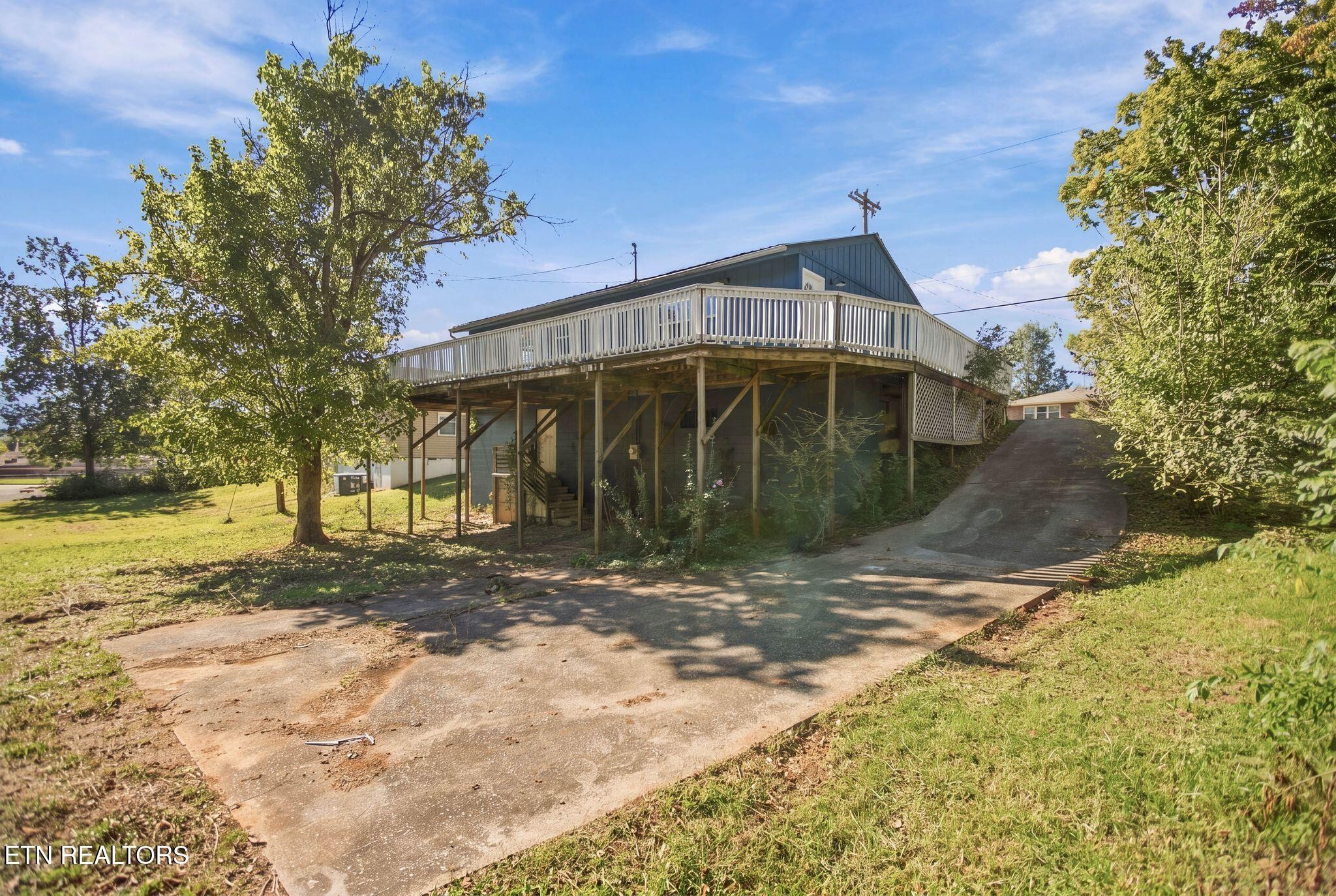 326 Grady Rd Property Photo 2