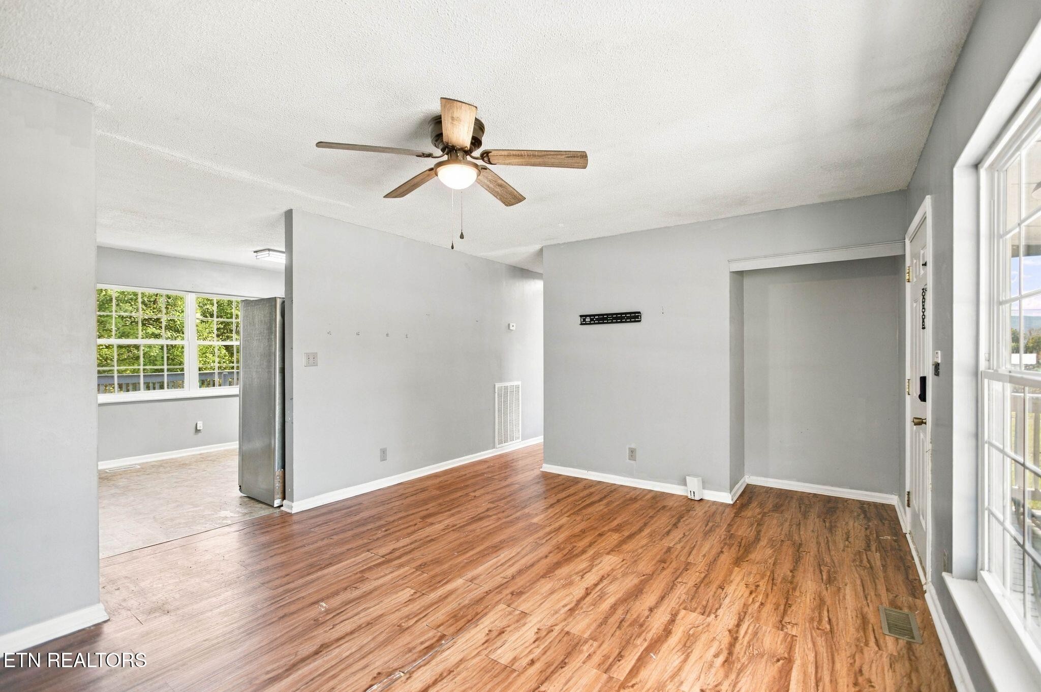 326 Grady Rd Property Photo 3