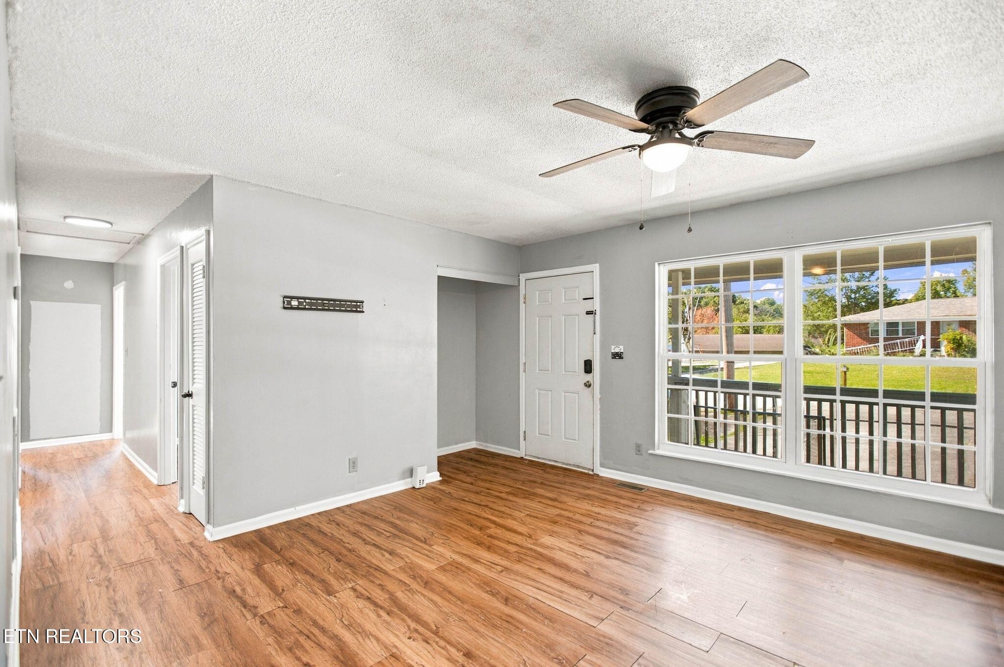326 Grady Rd Property Photo 4