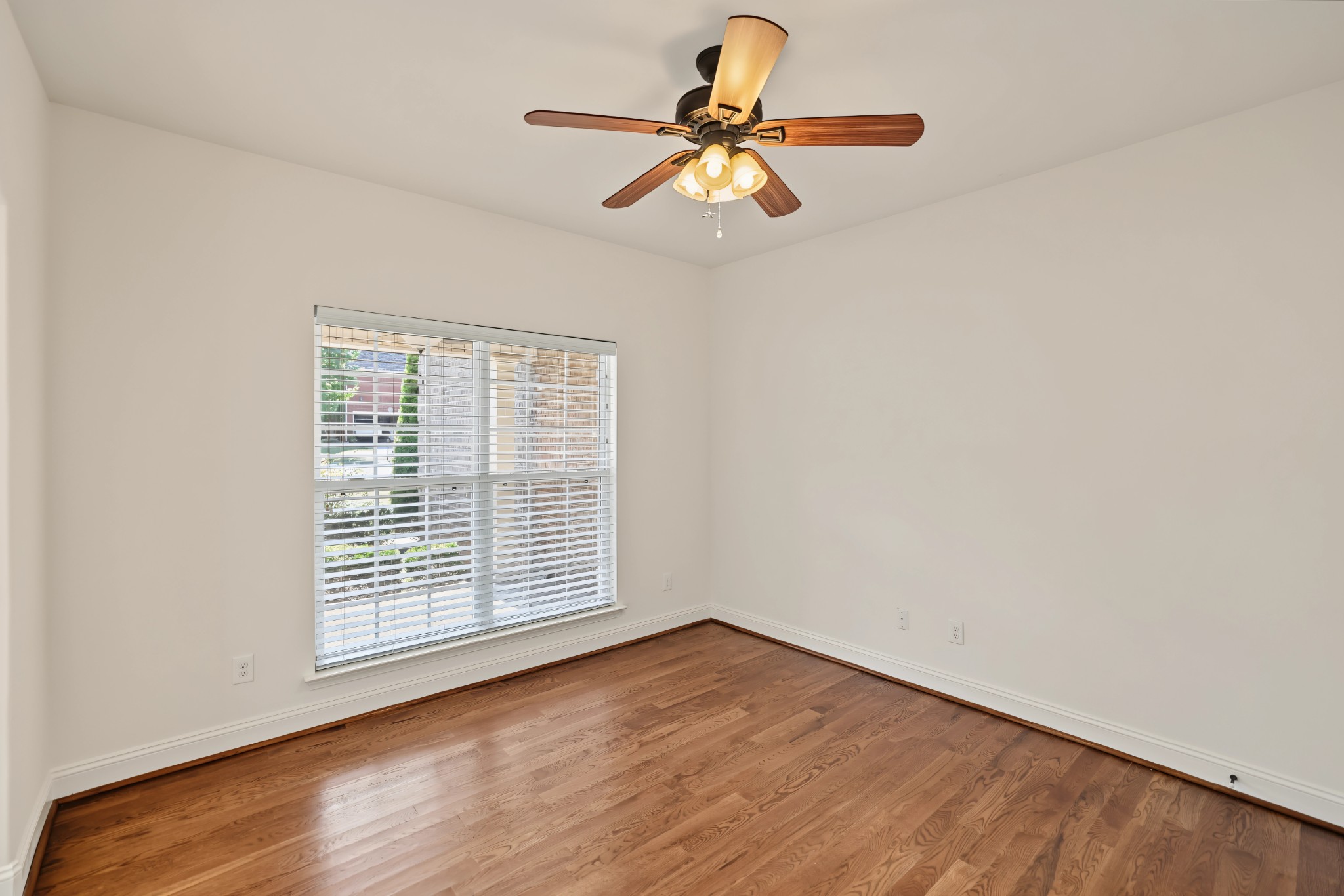 1002 Glessner Dr Property Photo 11